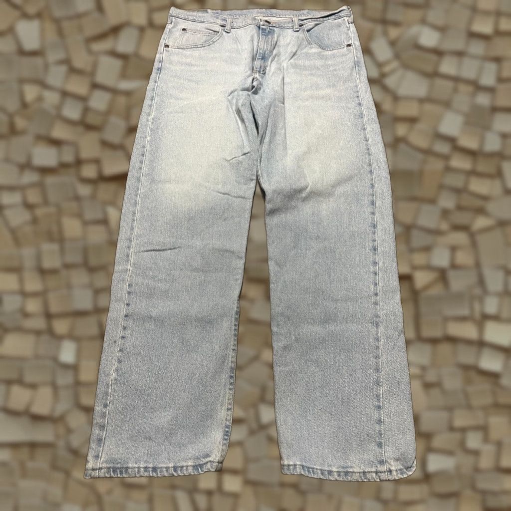 Wrangler Wrangler Jeans Men's 36x32 Blue Denim Light Wash Straight Leg 5-Pocket Pockets Regular Fit Vintage: No Mens Size US 36 / EU 52 - 1 Thumbnail