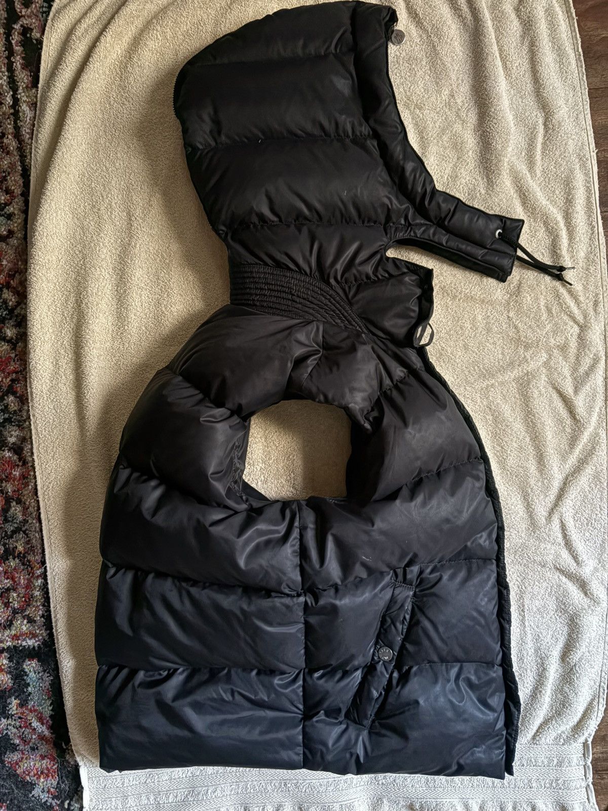 Moncler Balenciaga x Moncler. 2 zipper,snap button,drawstring hooded Size US S / EU 44-46 / 1 - 7 Thumbnail