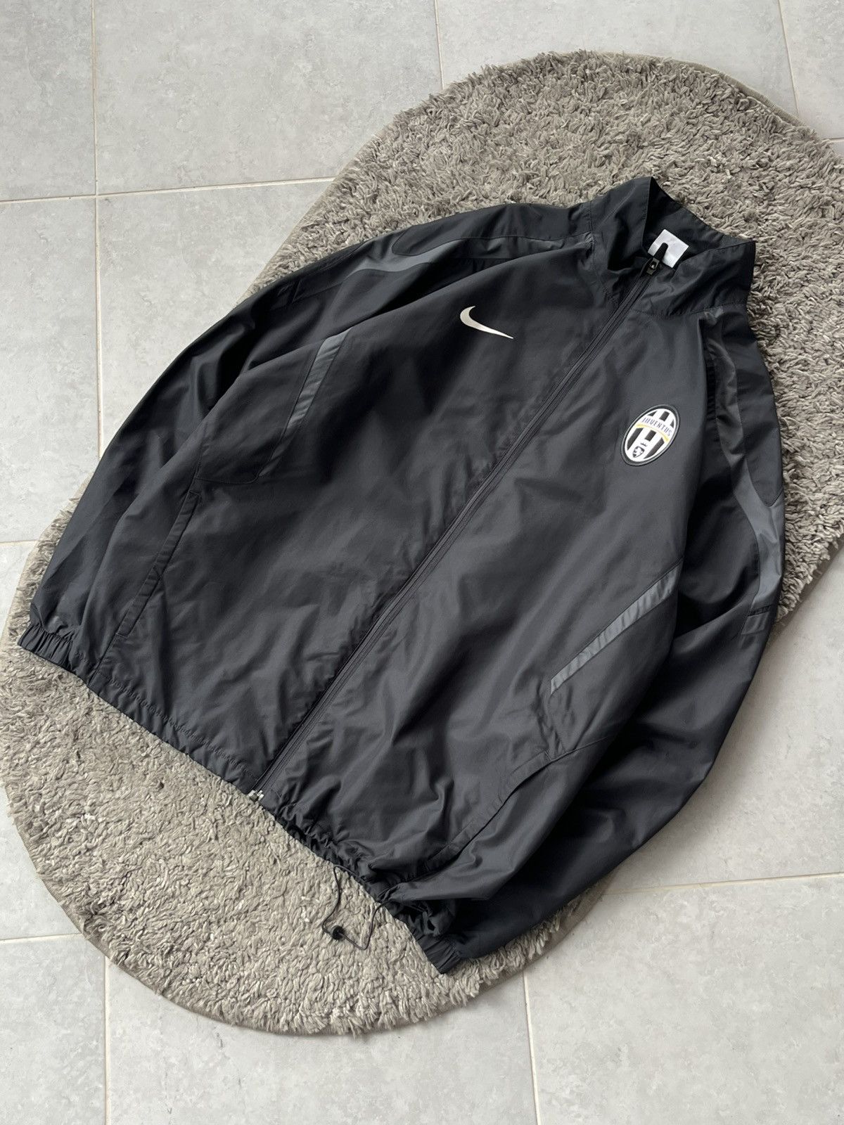 Nike Vintage Nike Light Jacket Soccer football team Juventus Size US L / EU 52-54 / 3 - 2 Thumbnail