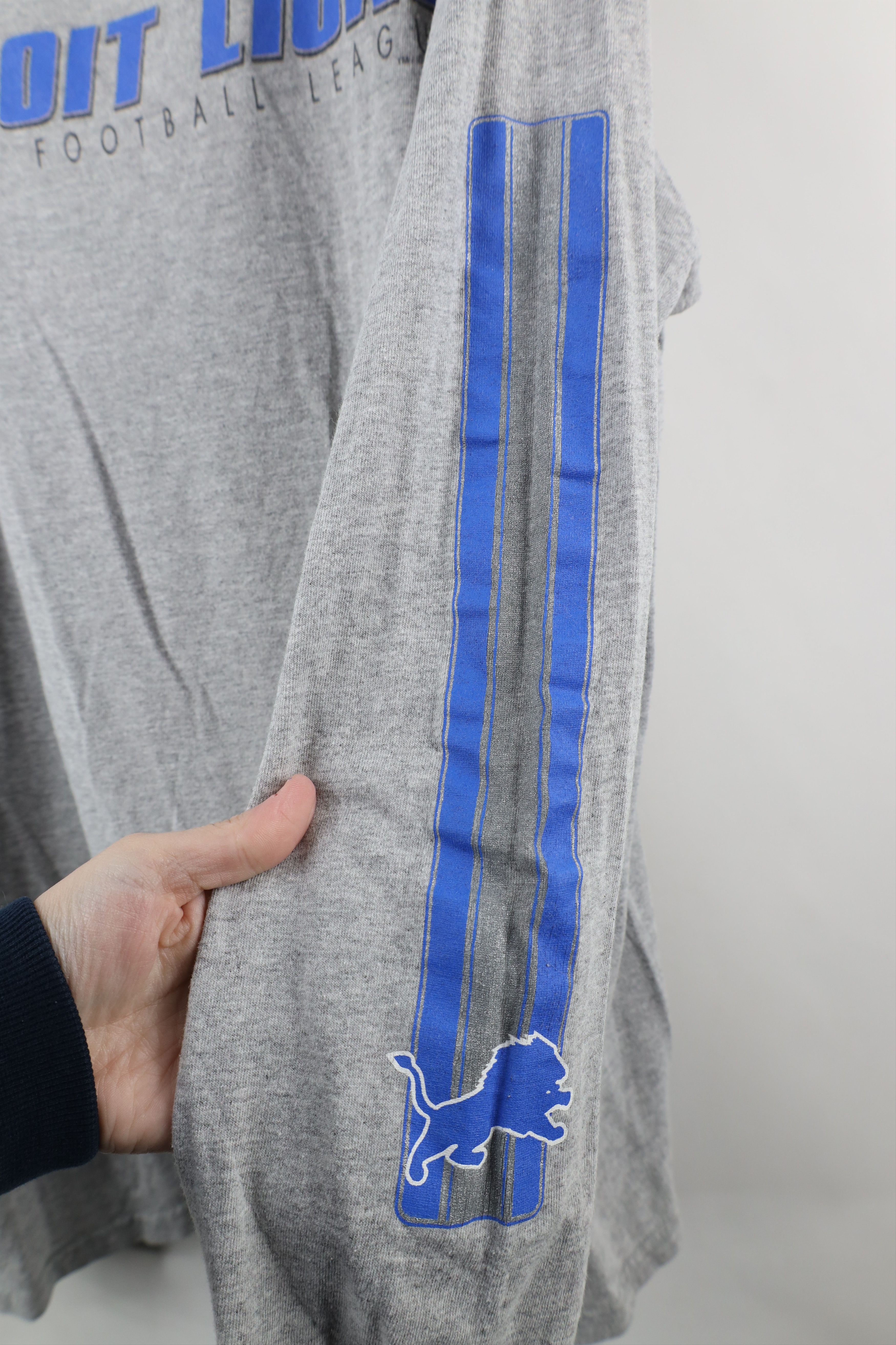 Vintage Vintage Y2K 2001 Lions Football Long Sleeve T-Shirt USA Size US L / EU 52-54 / 3 - 7 Thumbnail