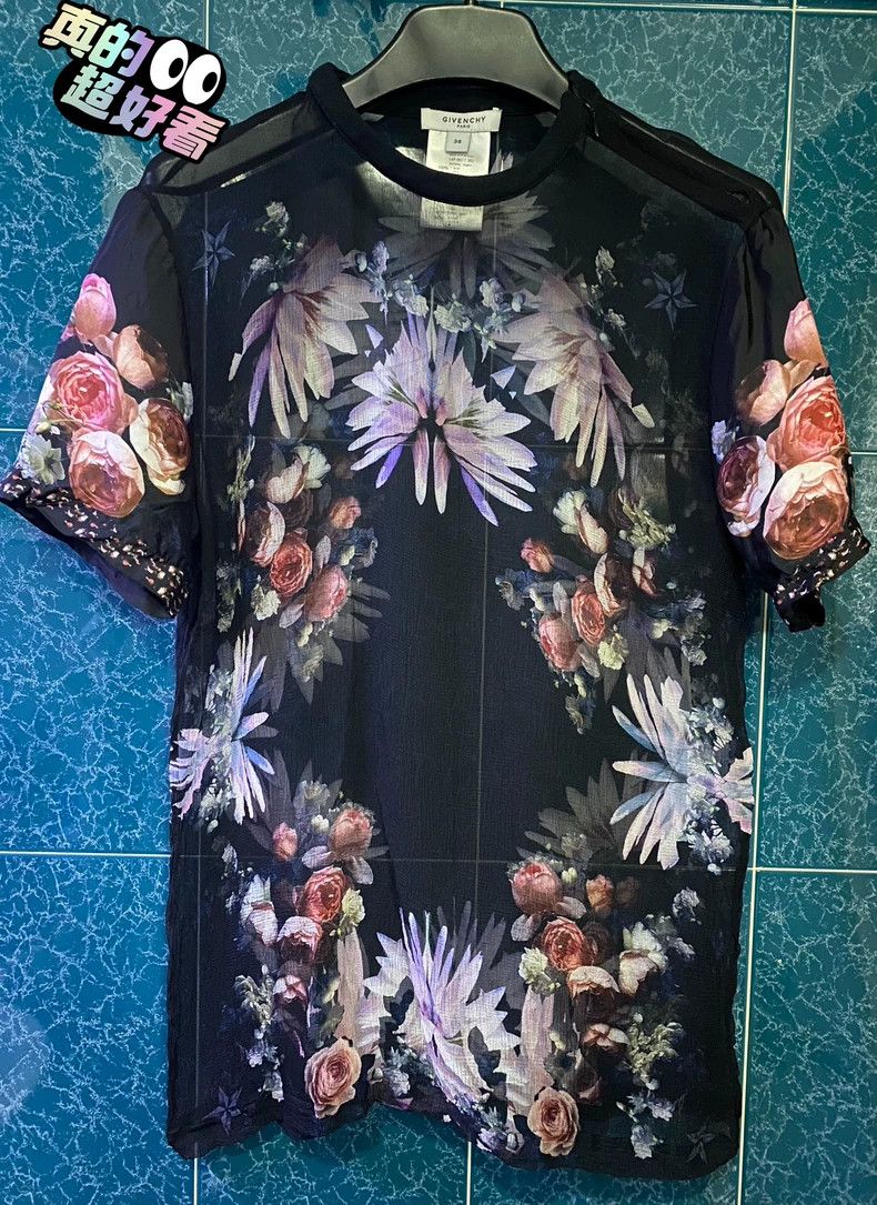 Other Givenchy Ladies' Short Sleeve, Size 36 Size M / US 6-8 / IT 42-44 - 1 Thumbnail