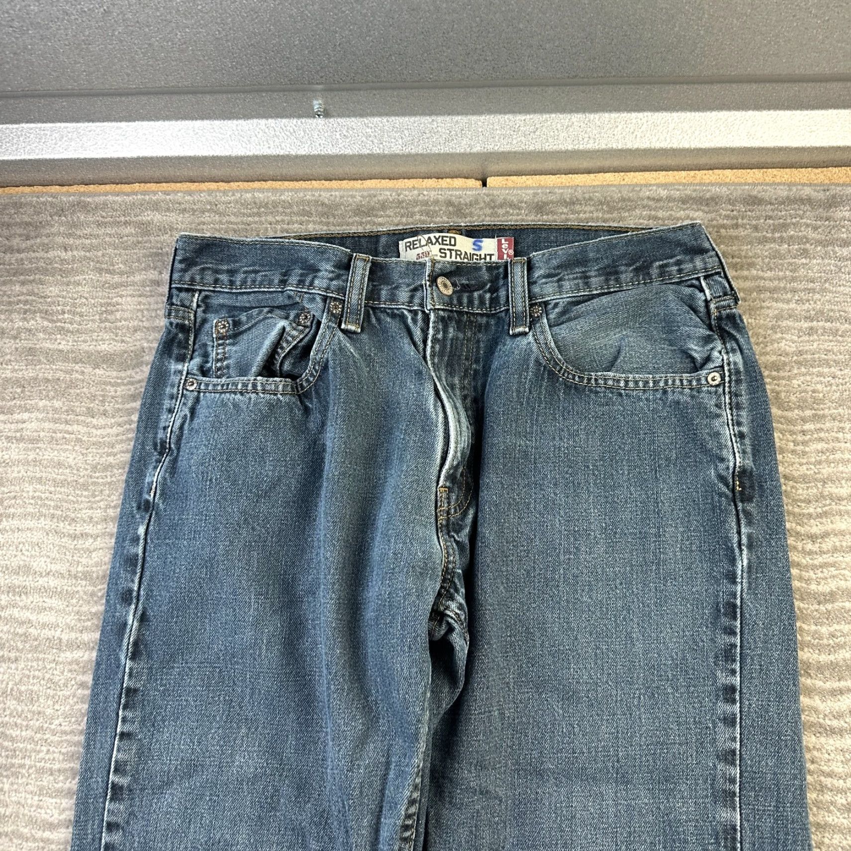 Levi's VINTAGE Levi's 559 Jeans Mens 33x32 Fits 33x30 Relaxed Straight Denim Blue Cotton 5-Pocket, Zipper Closure, Regular Size, Colombia, 559 Model Mens Size US 33 - 3 Thumbnail