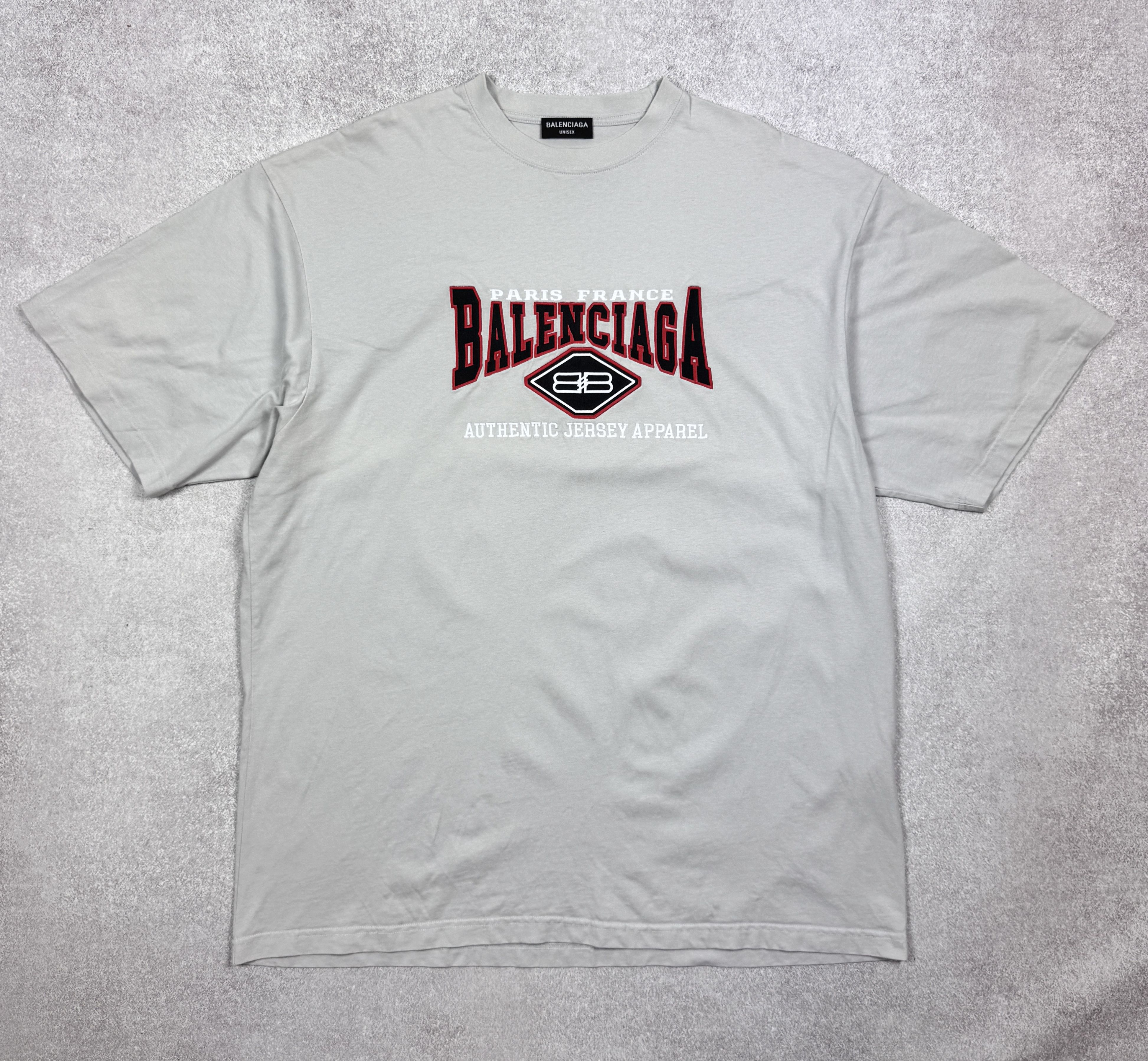 Balenciaga Balenciaga Batwing Embroidered Short Sleeve T-Shirt Size L Size US L / EU 52-54 / 3 - 3 Thumbnail