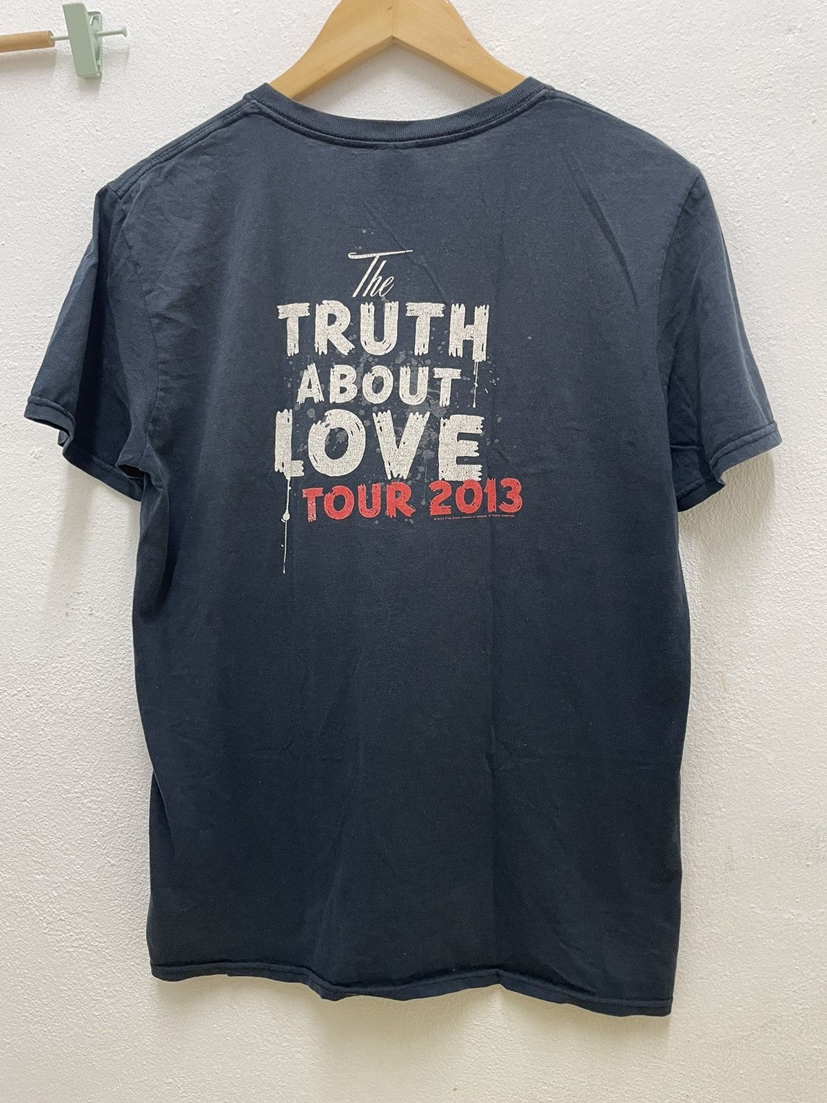 (SOUND)+(VISION) × Band Tees × Pink PINK tee “the truth about love tour 2013” Size US M / EU 48-50 / 2 - 3 Thumbnail