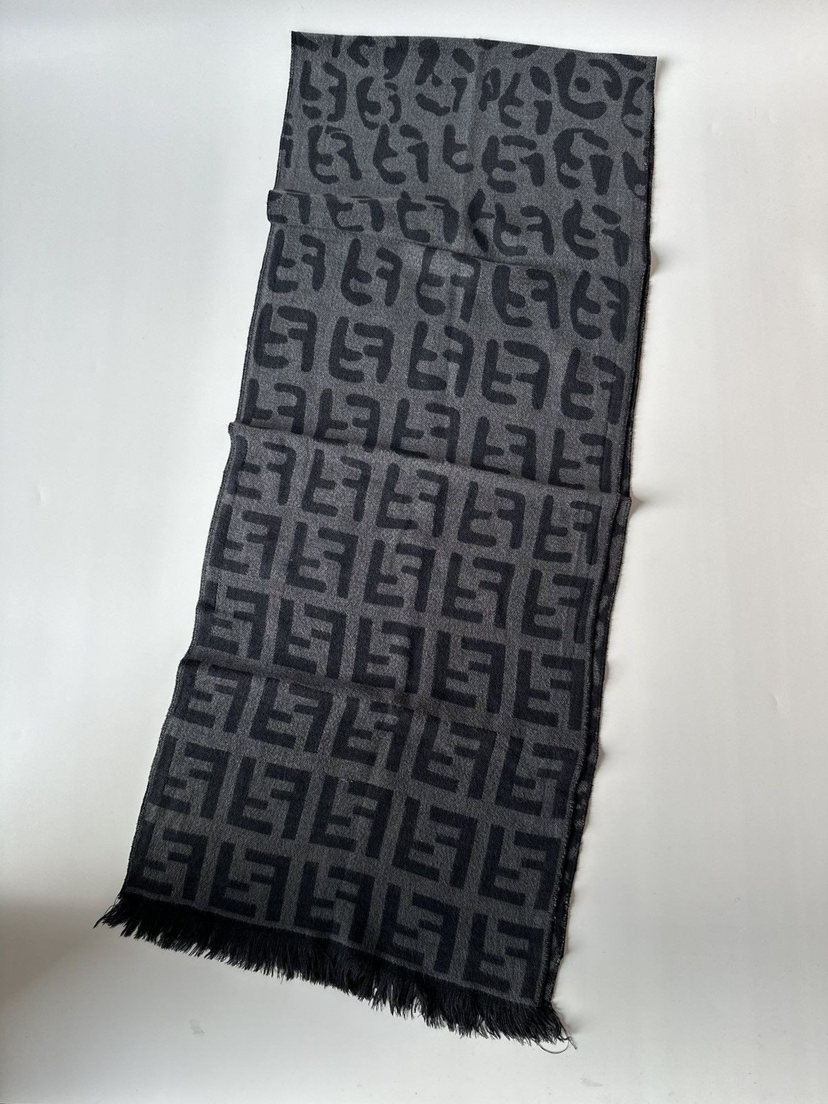 Fendi Fendi scarf monogram 100% wool Size ONE SIZE - 2 Thumbnail
