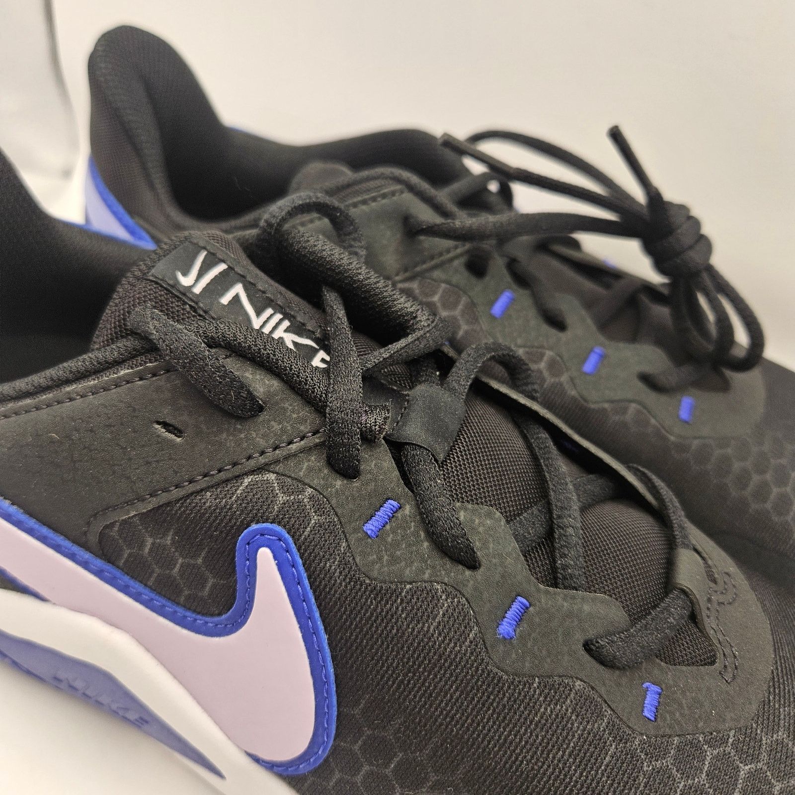 Nike NIKE WOMEN'S 12 LEGEND ESSENTIAL 2 BLACK RUNNING SHOES Size US 12 / IT 42 - 4 Thumbnail