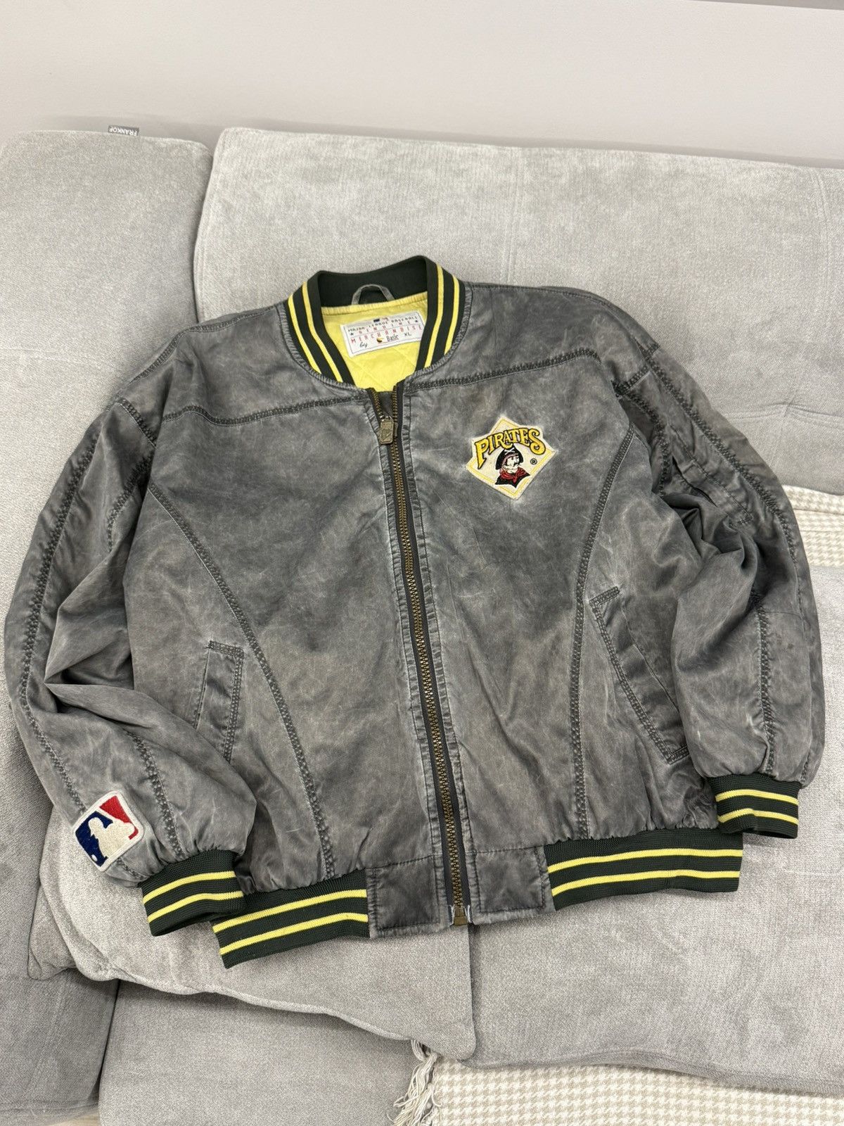 MLB Vintage Pirates Pittsburgh Baseball Nylon Bomber Jacket Size US XL / EU 56 / 4 - 1 Thumbnail
