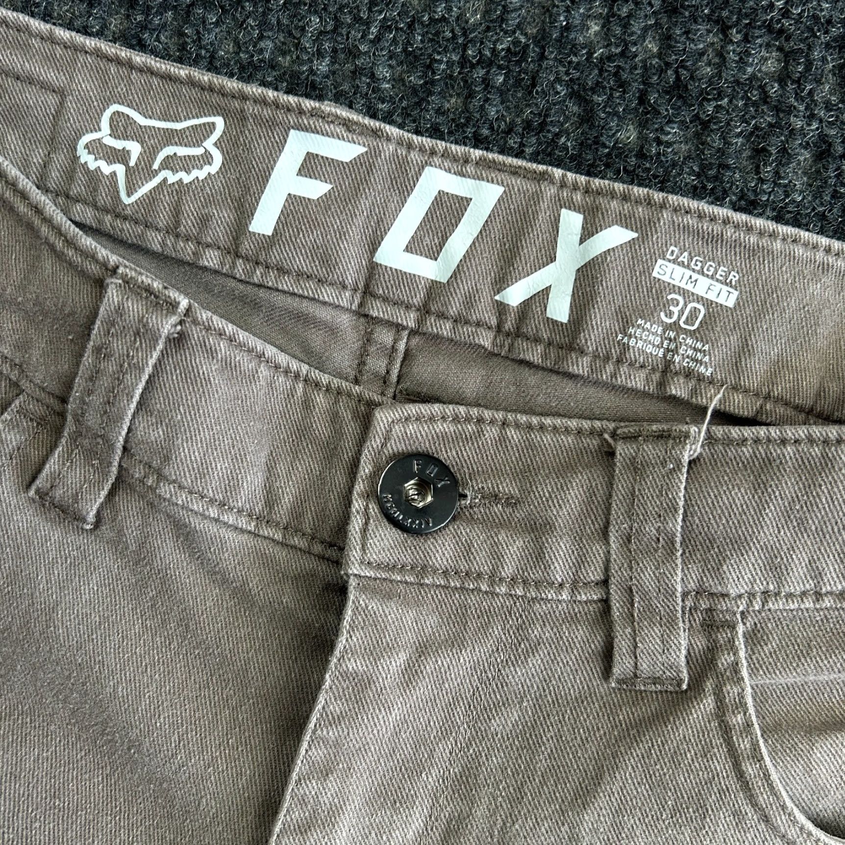Fox Racing Fox Racing Shorts Dagger Slim Fit Brown 30 Casual Chino Mens Regular Size 30 Brown Pockets Slash Front Flat Front Zip Pocket Size US 30 / EU 46 - 2 Thumbnail