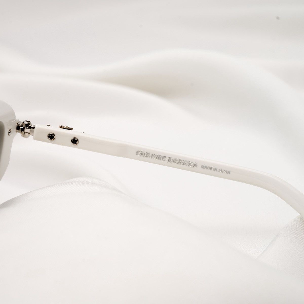 Chrome Hearts CHROME HEARTS ASSTRAVAGANT WHITE SUNGLASSES Size ONE SIZE - 4 Thumbnail
