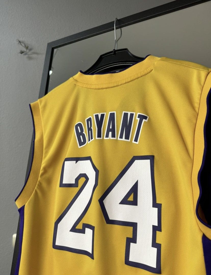 NBA Adidas Kobe Bryant Los Angeles Lakers Jersey Size US S / EU 44-46 / 1 - 7 Thumbnail