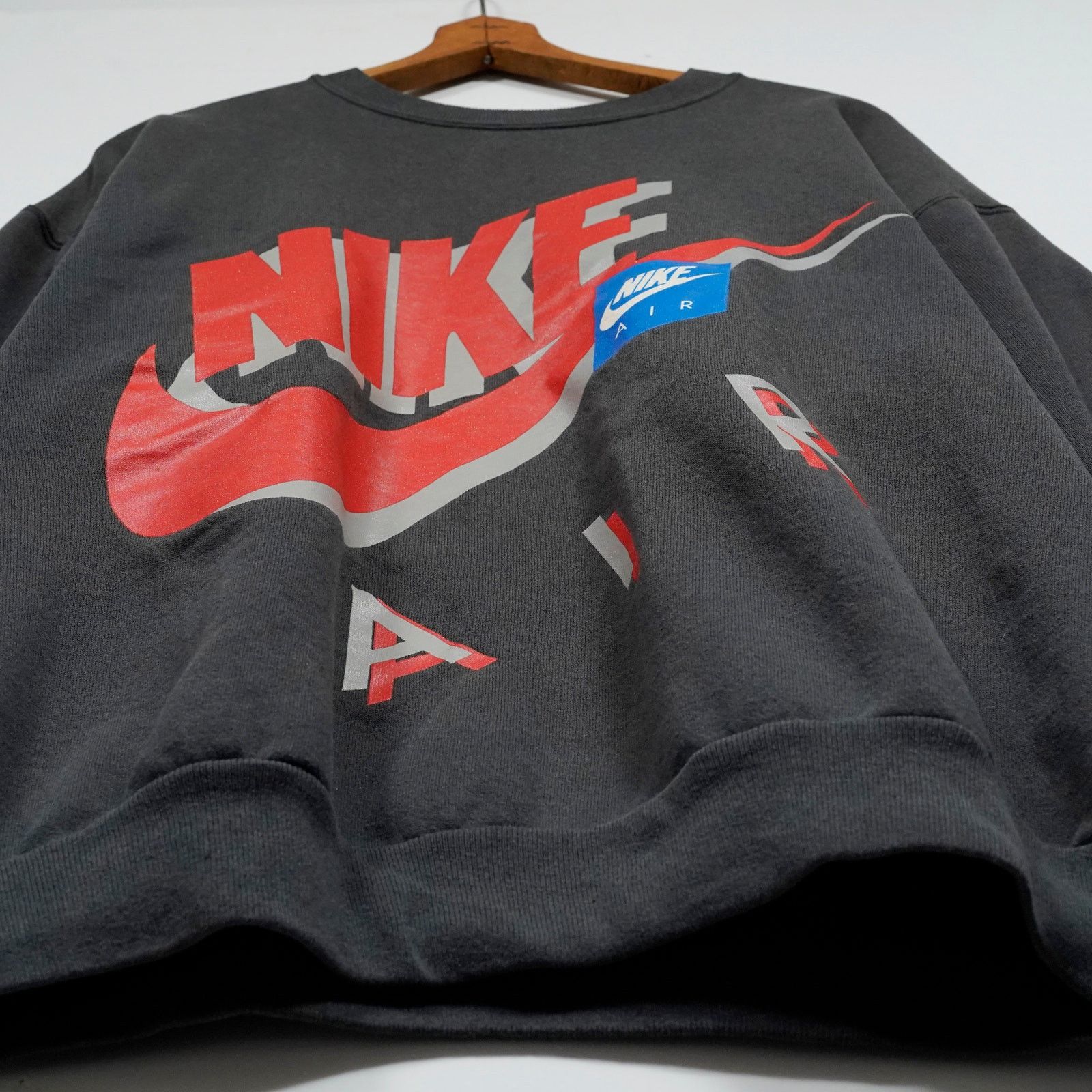 Nike Vintage 90s Nike Air Crewneck Sweatshirt Size L Black Rare Size US L / EU 52-54 / 3 - 5 Thumbnail