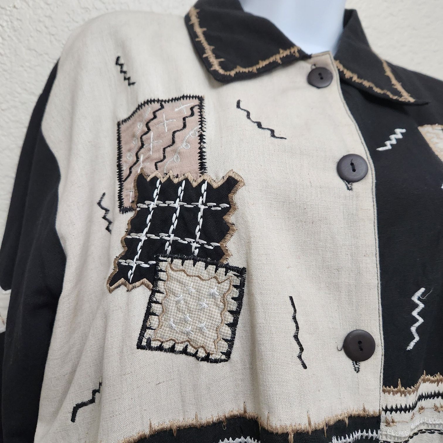 Other VTG Sara Studio Black Beige Color Block Embroidered Top L Size L / US 10 / IT 46 - 2 Thumbnail