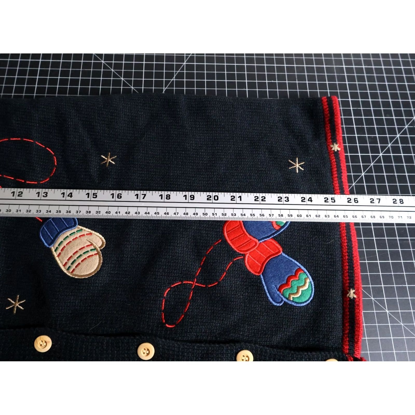 Vintage VINTAGE Field Gear Cardigan Women's XL Black Embroidered Mitten Geometric Knit Heavyweight 90s Holiday Outdoor Ugly Sweater Men/Women? Size XL / US 12-14 / IT 48-50 - 6 Thumbnail