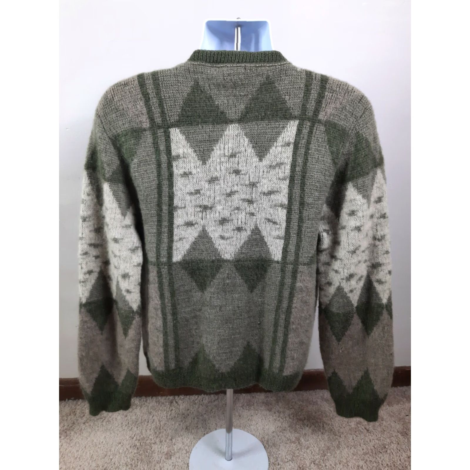 Van Heusen VINTAGE Van Heusen Cardigan Sweater M Acrylic Green Geometric Full Zip USA 70s Mens Size US M / EU 48-50 / 2 - 4 Thumbnail