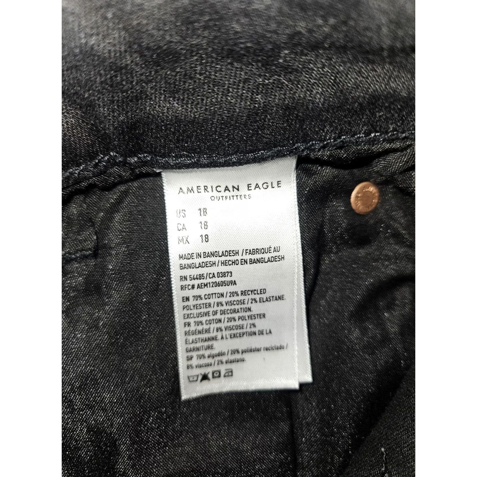 American Eagle Outfitters VINTAGE? No. American Eagle Shorts Womens 18 Black High Rise Shortie Next Level Stretch Denim Cut-Off Slim Rise 3 in Fringe Pockets Reflective? Size 40" / US 18 - 3 Thumbnail