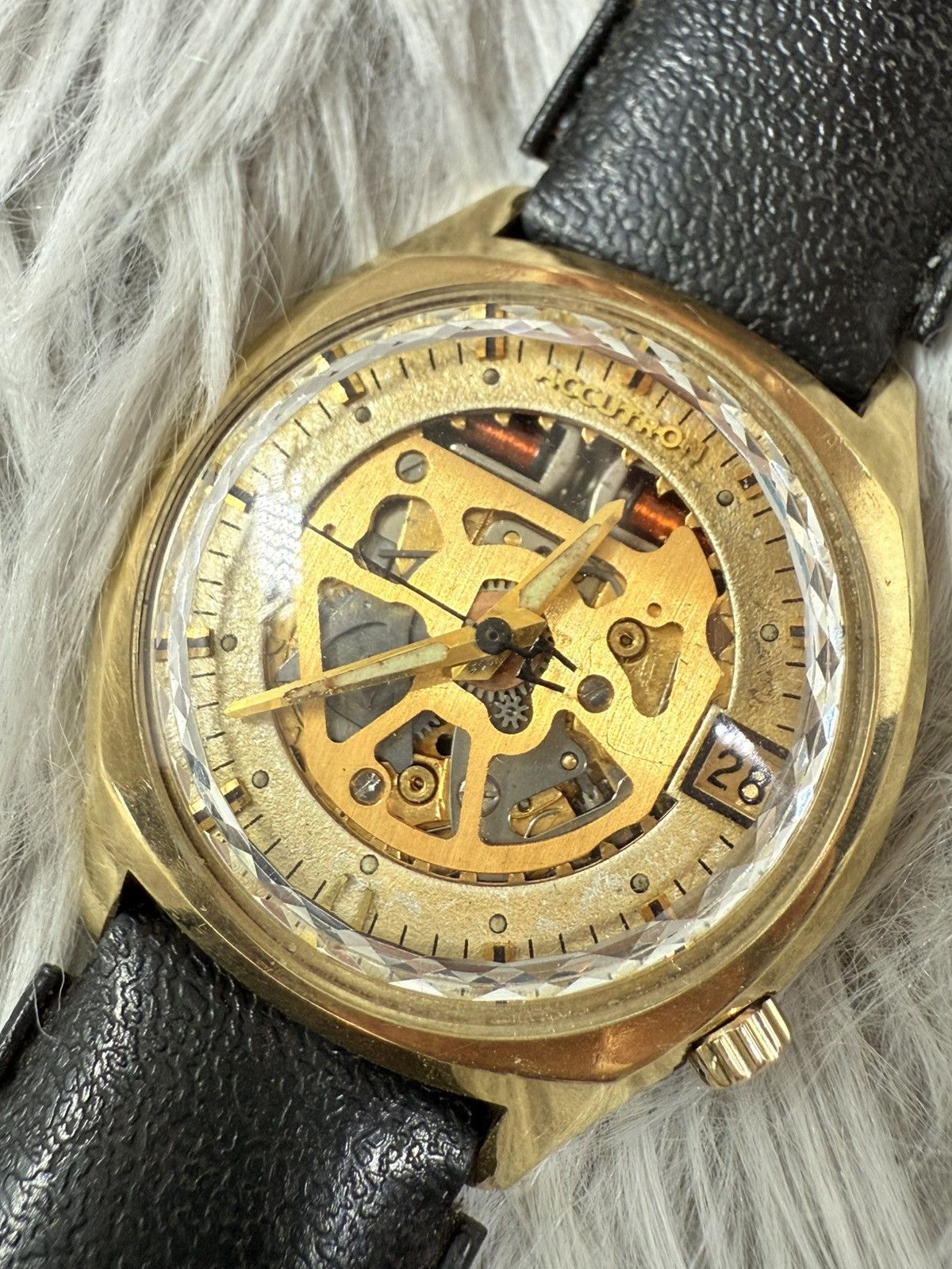 Bulova Vintage BULOVA Accutron Skeleton Turning Folk Quartz Watch. Size ONE SIZE - 9 Thumbnail