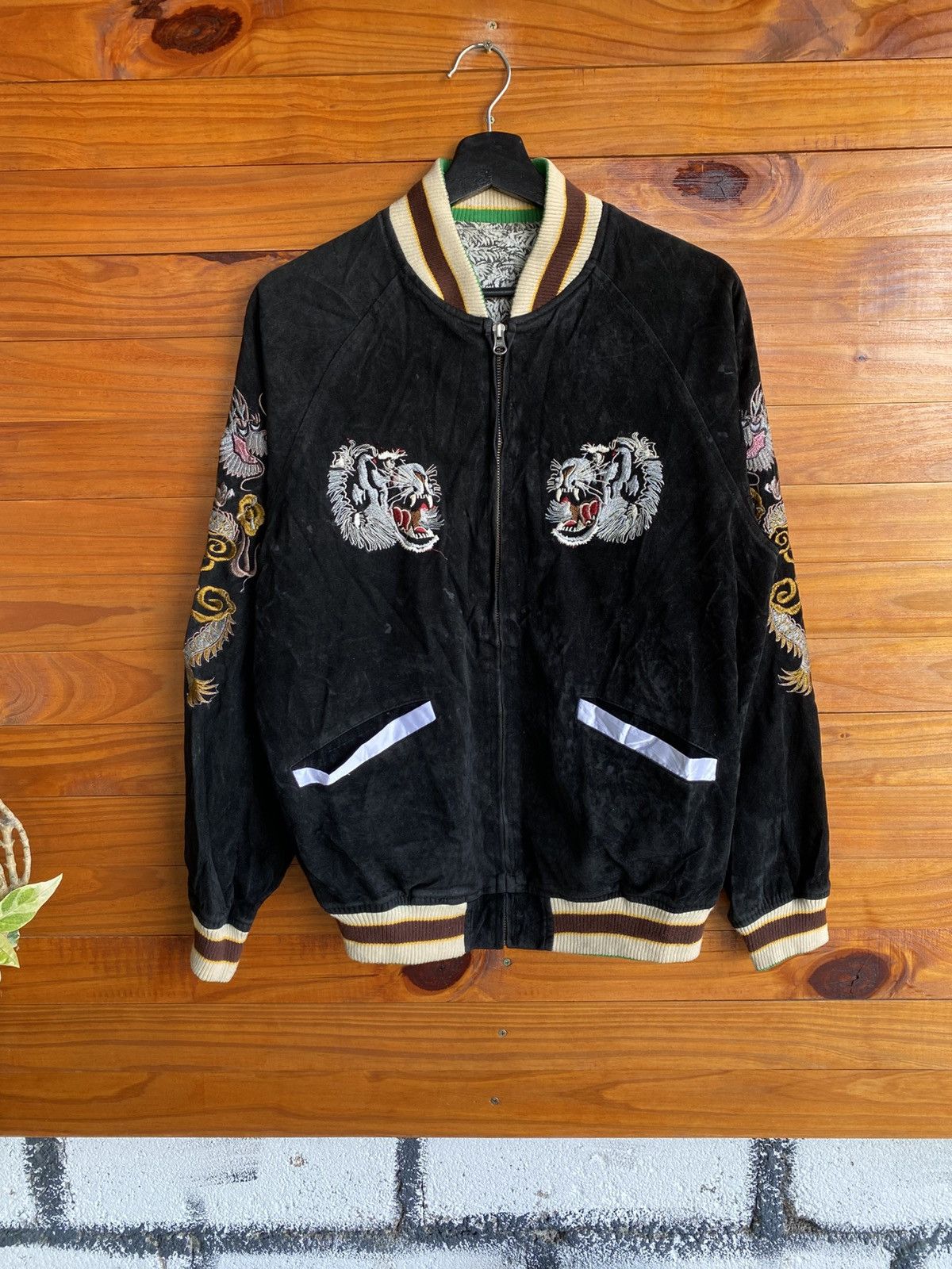 Japanese Brand Vintage Tiger Embroidered Sukajan Souvenir Jacket – Black Size US M / EU 48-50 / 2 - 3 Thumbnail