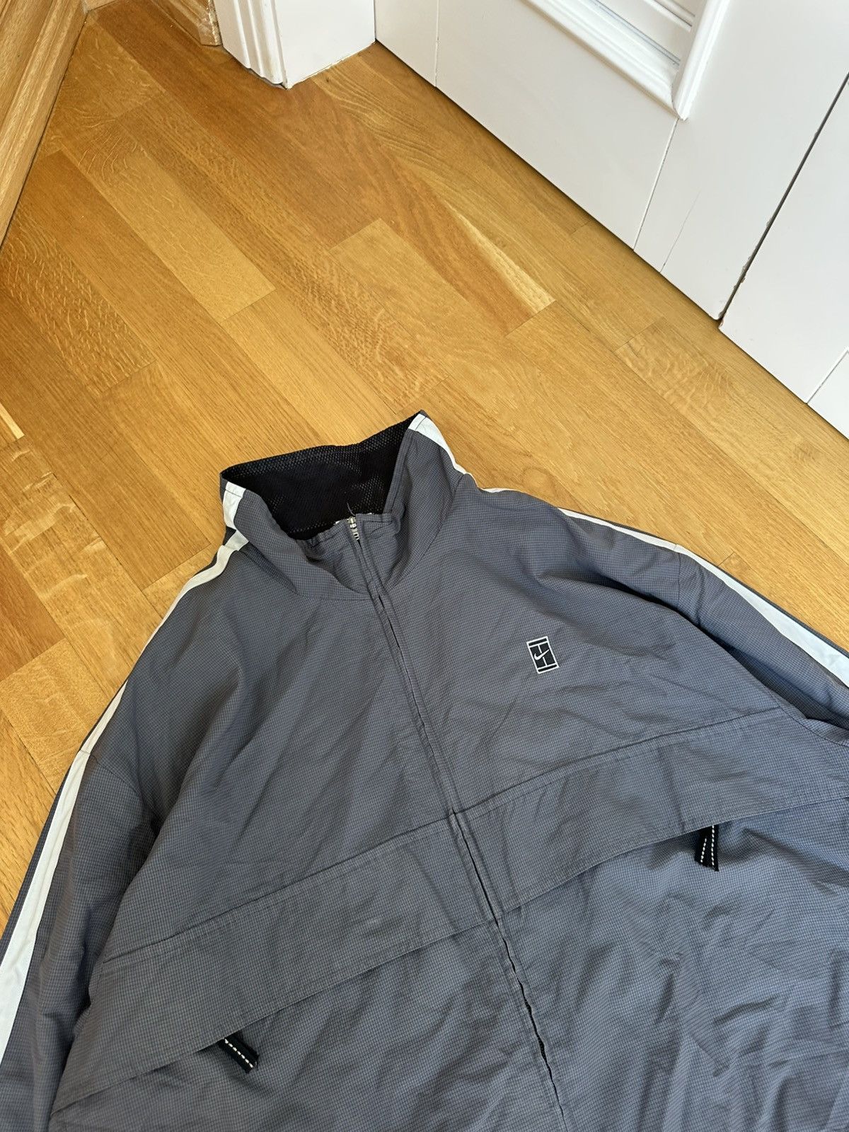 Nike Vintage Nike Court Zip Jacket Y2K Gray Logo Fit Size US XL / EU 56 / 4 - 5 Thumbnail