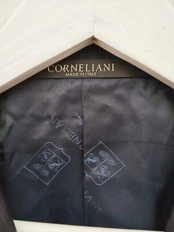 Corneliani Corneliani navy striped jacket Size US L / EU 52-54 / 3 - 2 Thumbnail