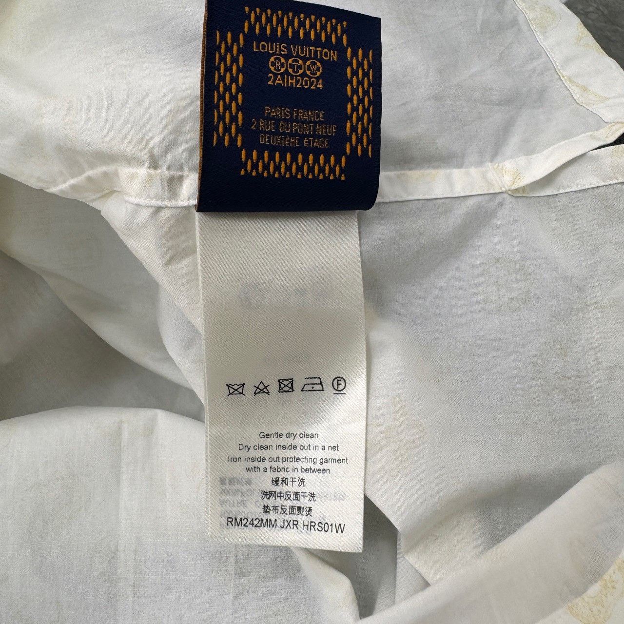 Louis Vuitton Louis Vuitton Beige shirt with full printed logo and embroi Size US S / EU 44-46 / 1 - 6 Thumbnail