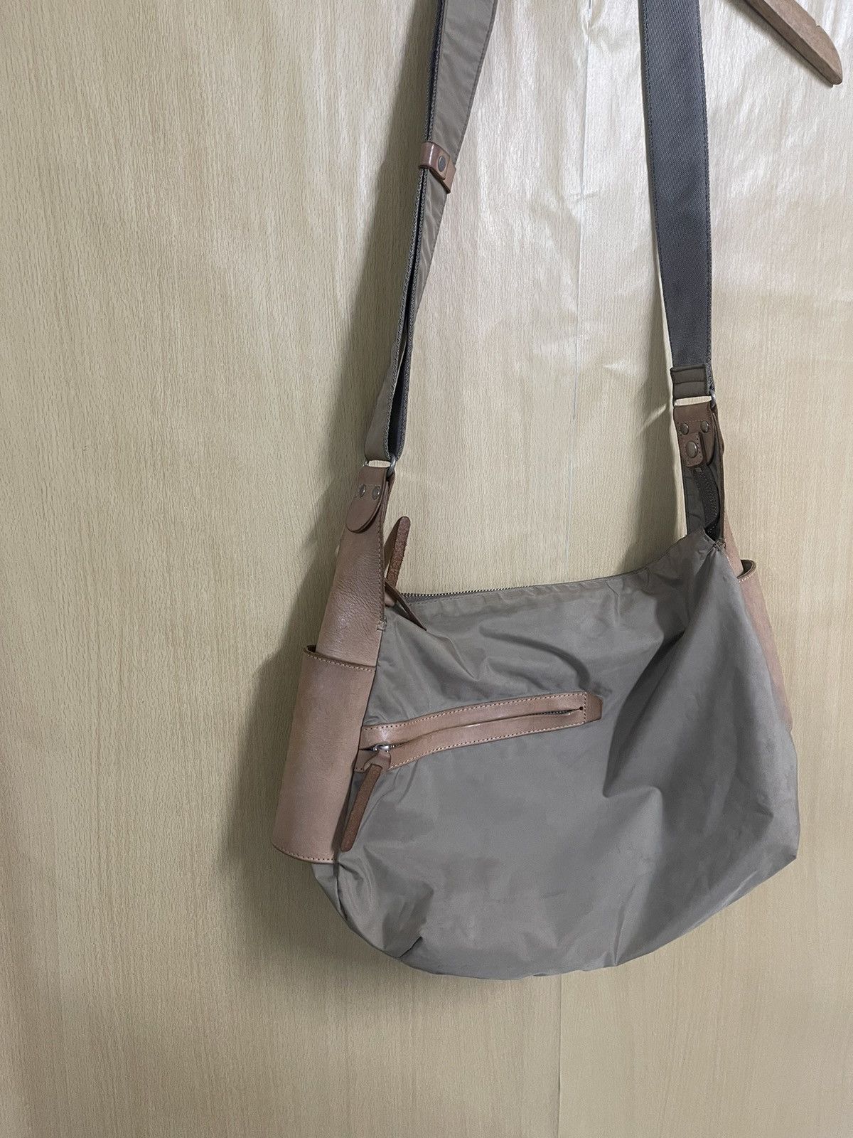 Y's × Yohji Yamamoto Yohji Yamamoto Sling Messenger Bag Nylon with Leather Trim Size ONE SIZE - 3 Thumbnail