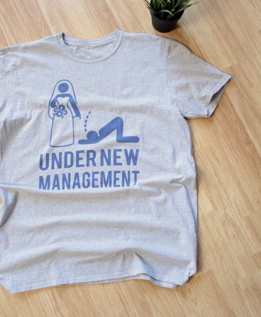 Vintage 🔥 Vintage Under New Management Hype Funny Tee Y2K Streetwear Size US XL / EU 56 / 4 - 2 Thumbnail