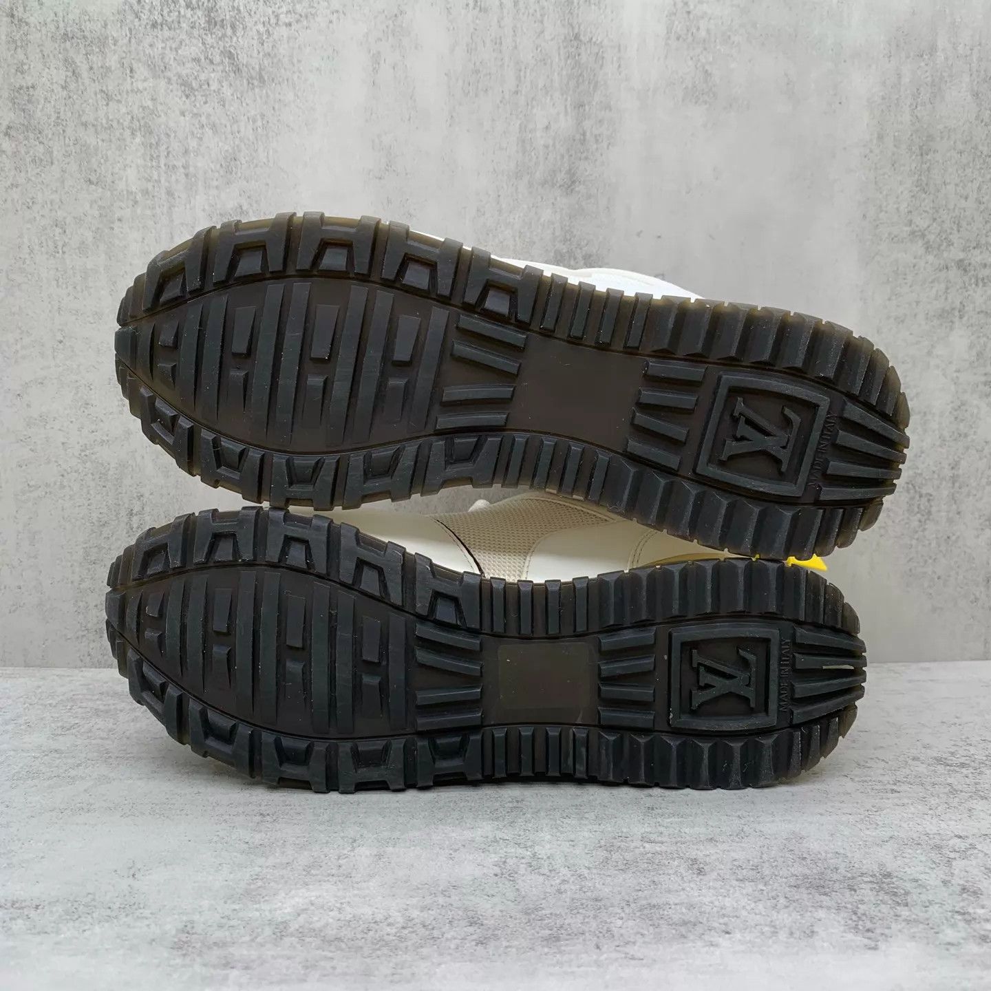 Louis Vuitton LV Run Away White Monogram Sneakers 36 98 New Size US 5.5 / IT 35.5 - 7 Thumbnail