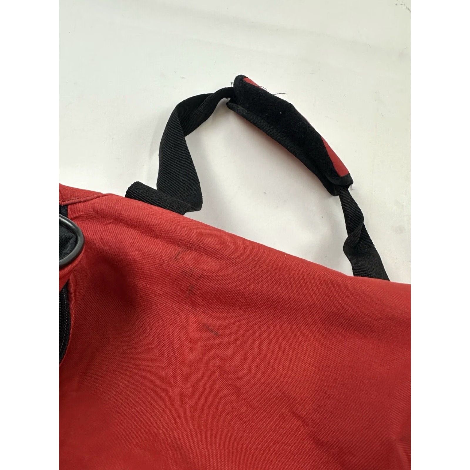 Nike VINTAGE Nike Duffle Bag Crossbody Strap Nylon Red PocketS Shoe Compartment Training Bag Unisex Adults Duffle Athleisure Casual Travel Large Size ONE SIZE - 6 Thumbnail
