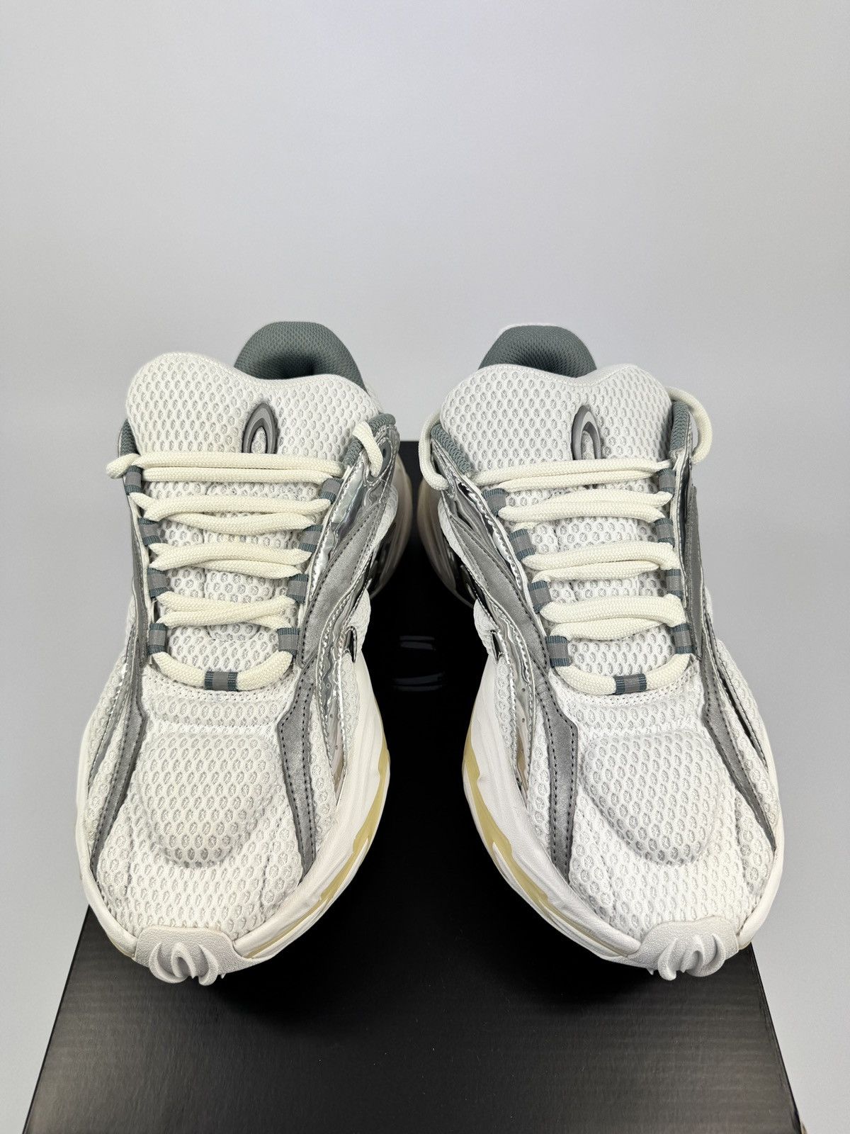 Various ZERO SNOW WHITE/ LIQUID LUSTER SNEAKERS Size US 10 / EU 43 - 4 Thumbnail