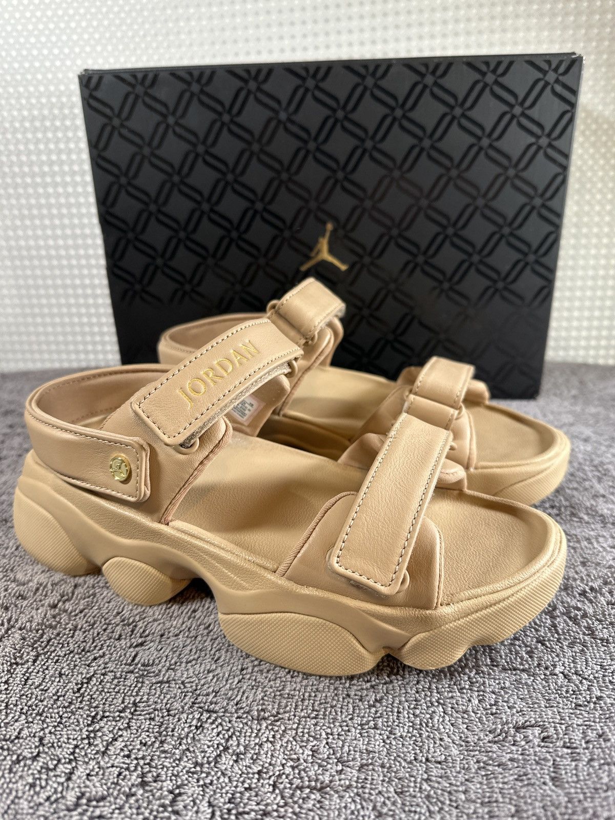 Jordan Deja Legend Medium Brown Metallic Gold (Women's)