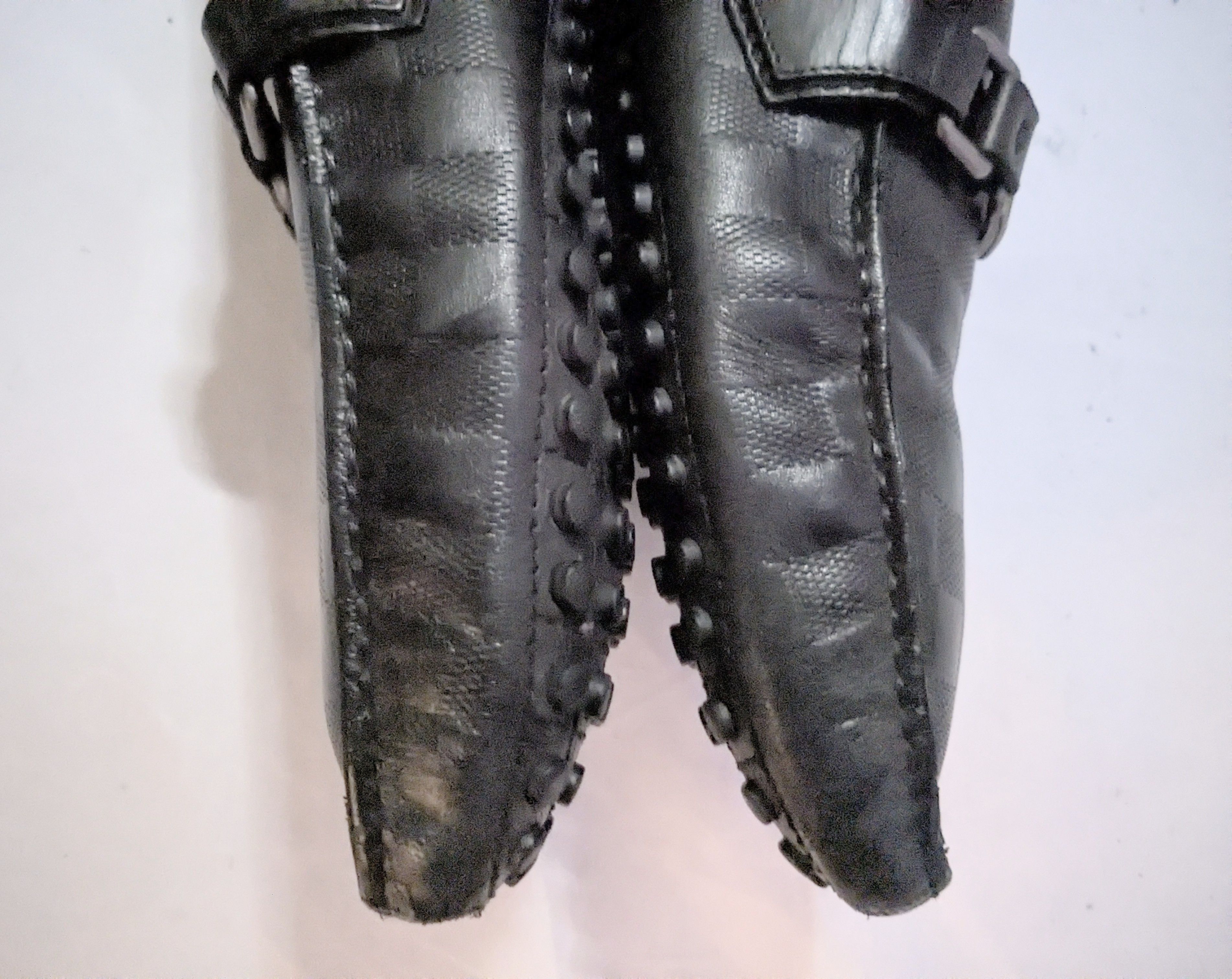 Louis Vuitton Louis Vuitton Driving Loafers Black 11 Leather LV Buckle Size US 11 / EU 44 - 8 Thumbnail