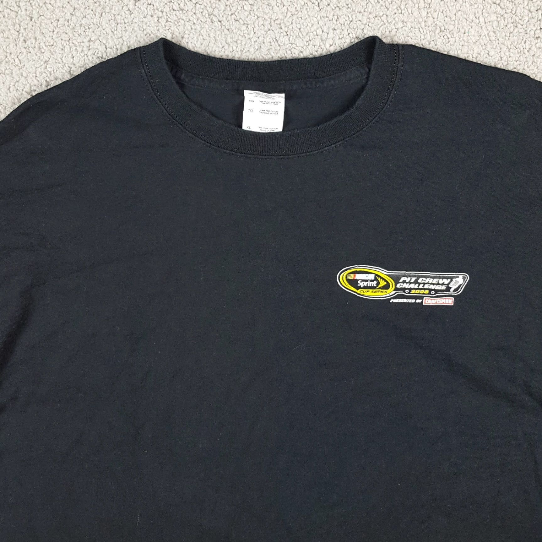 Gildan VINTAGE NASCAR Pit Crew Challenge Sprint Cup Racing T-Shirt Men XL Black 90s 00s DUPONT Flame Logo Embroidered Gildan Cup Series Size US XL / EU 56 / 4 - 3 Thumbnail