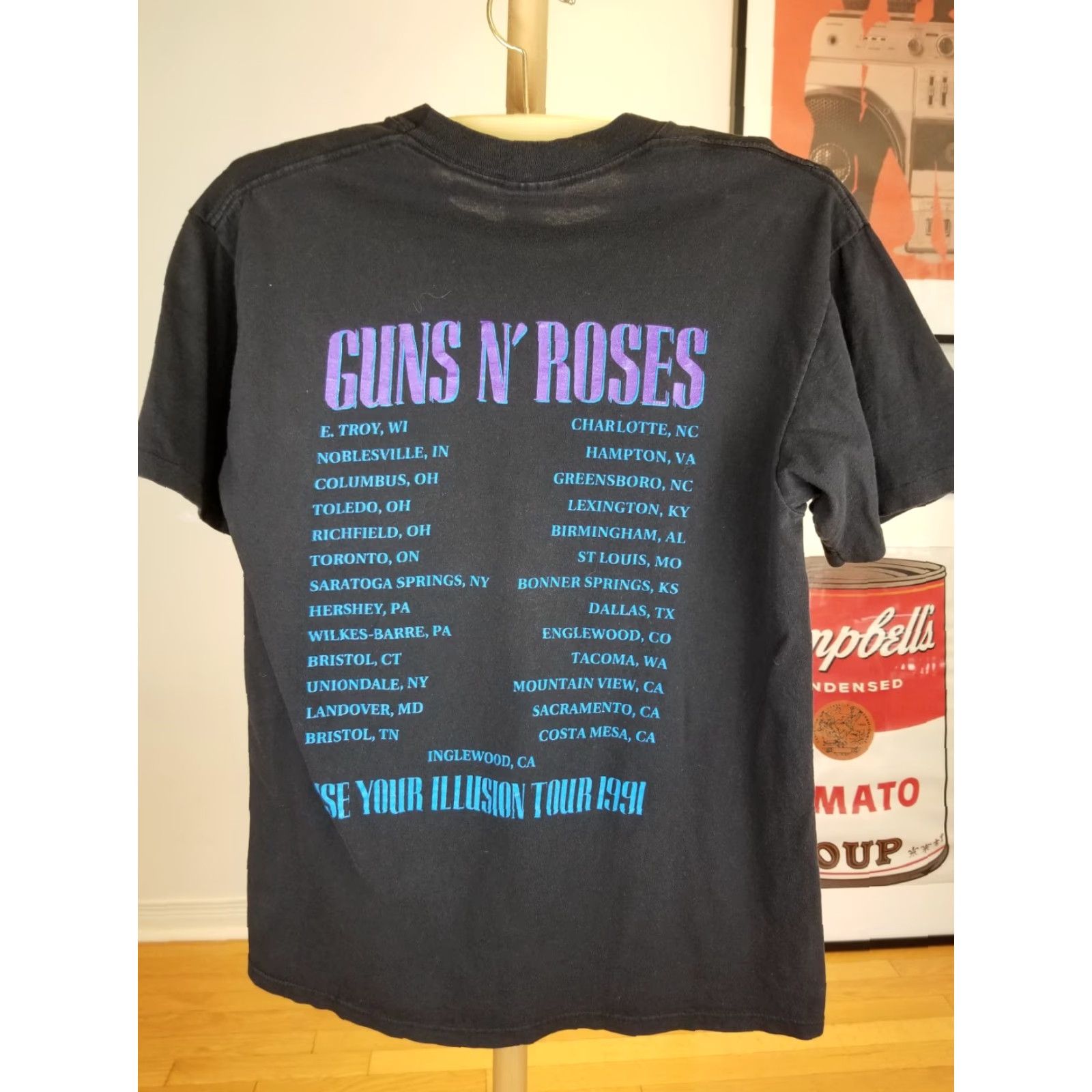 Vintage VINTAGE Guns N Roses USED Your Illusion Heavy Metal Band Tour T-Shirt SZ L Shirt Men Black Cotton 1990s 91' 27" back 20" cross chest 1990s Size US L / EU 52-54 / 3 - 5 Thumbnail