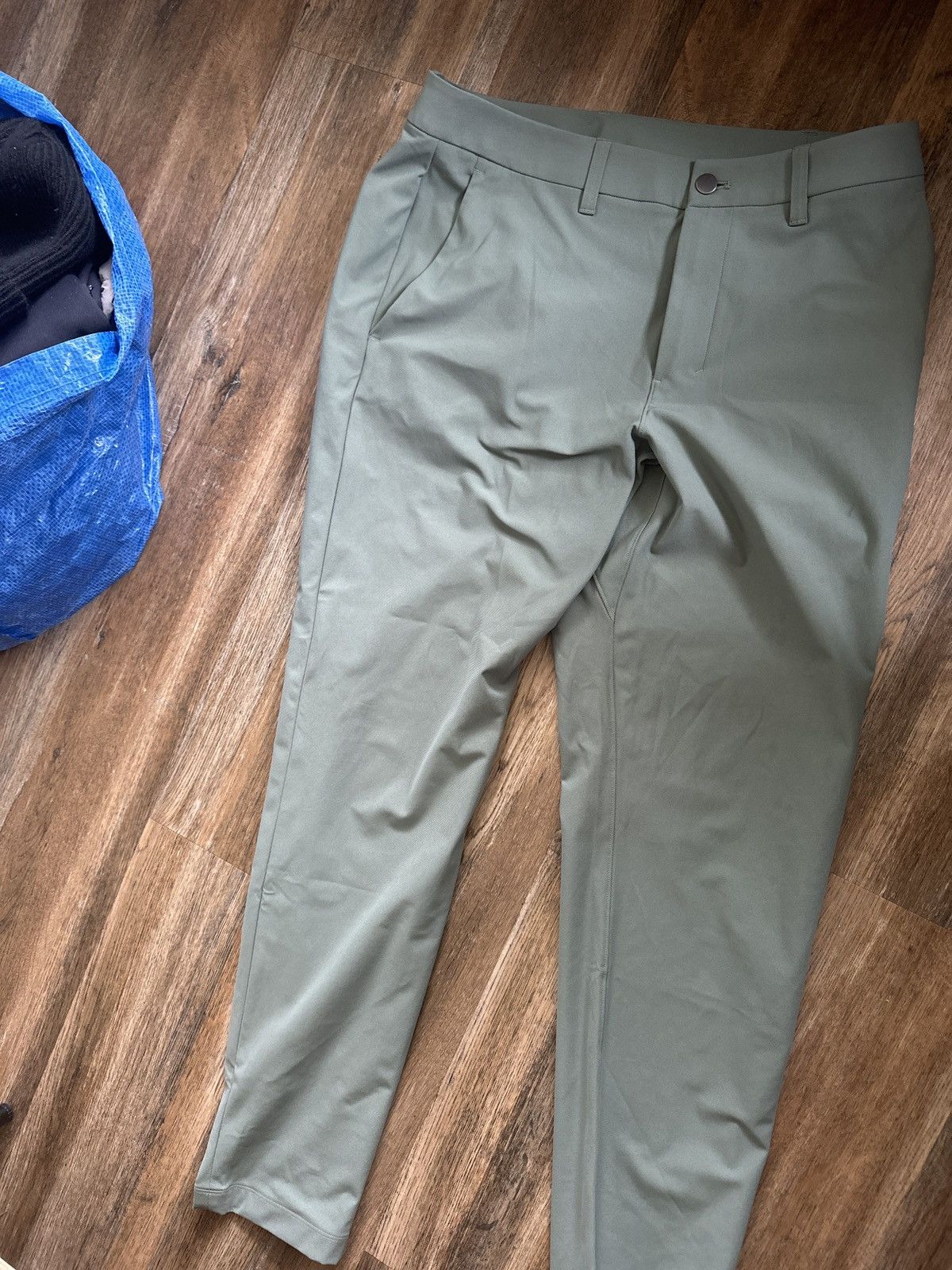 Lululemon Lululemon green ABC pants Size US 33 - 1 Thumbnail