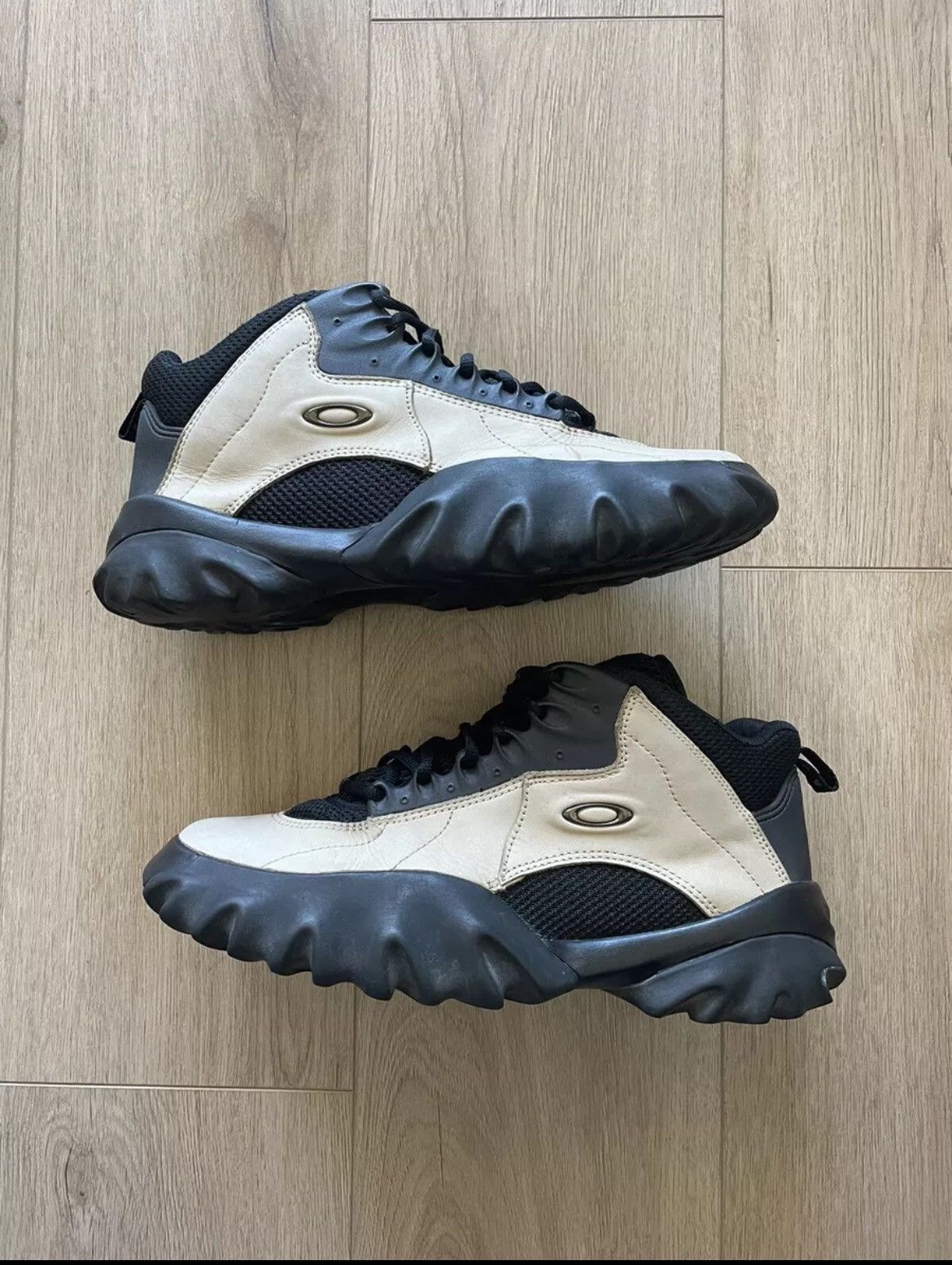 Vintage Y2K Oakley Chopsaw 