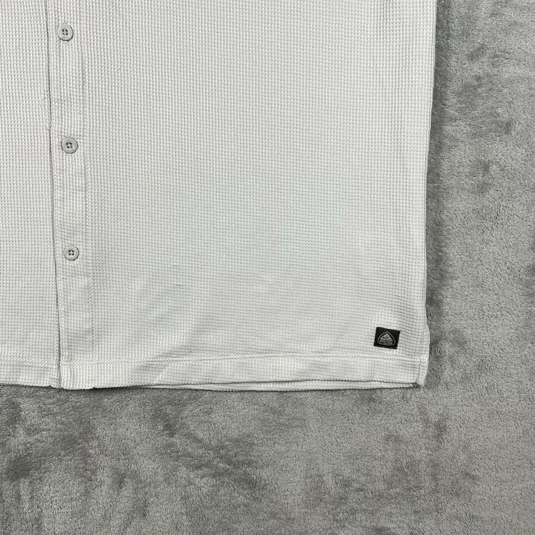 Nike ACG VINTAGE Nike ACG Button-Up Shirt Mens XL Light Gray Short Sleeve Hike Textured Plaid Size US XL / EU 56 / 4 - 6 Thumbnail