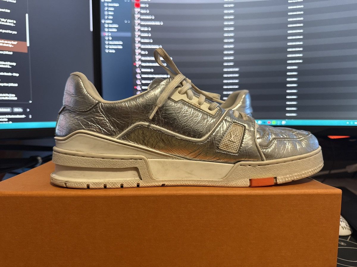 Louis Vuitton Louis Vuitton OG Trainer Silver Metallic Size US 10 / EU 43 - 2 Thumbnail