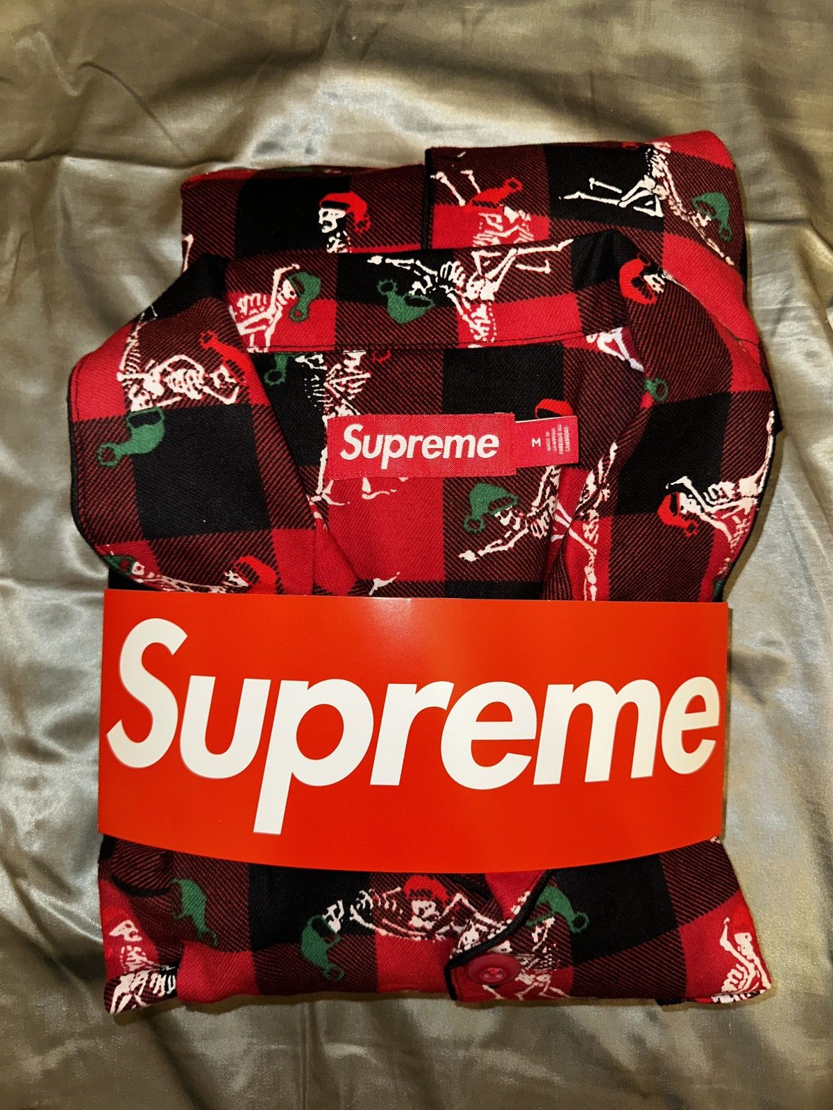Supreme Supreme Holiday Pajama Set Red Size Medium - Tried on Size US M / EU 48-50 / 2 - 1 Thumbnail