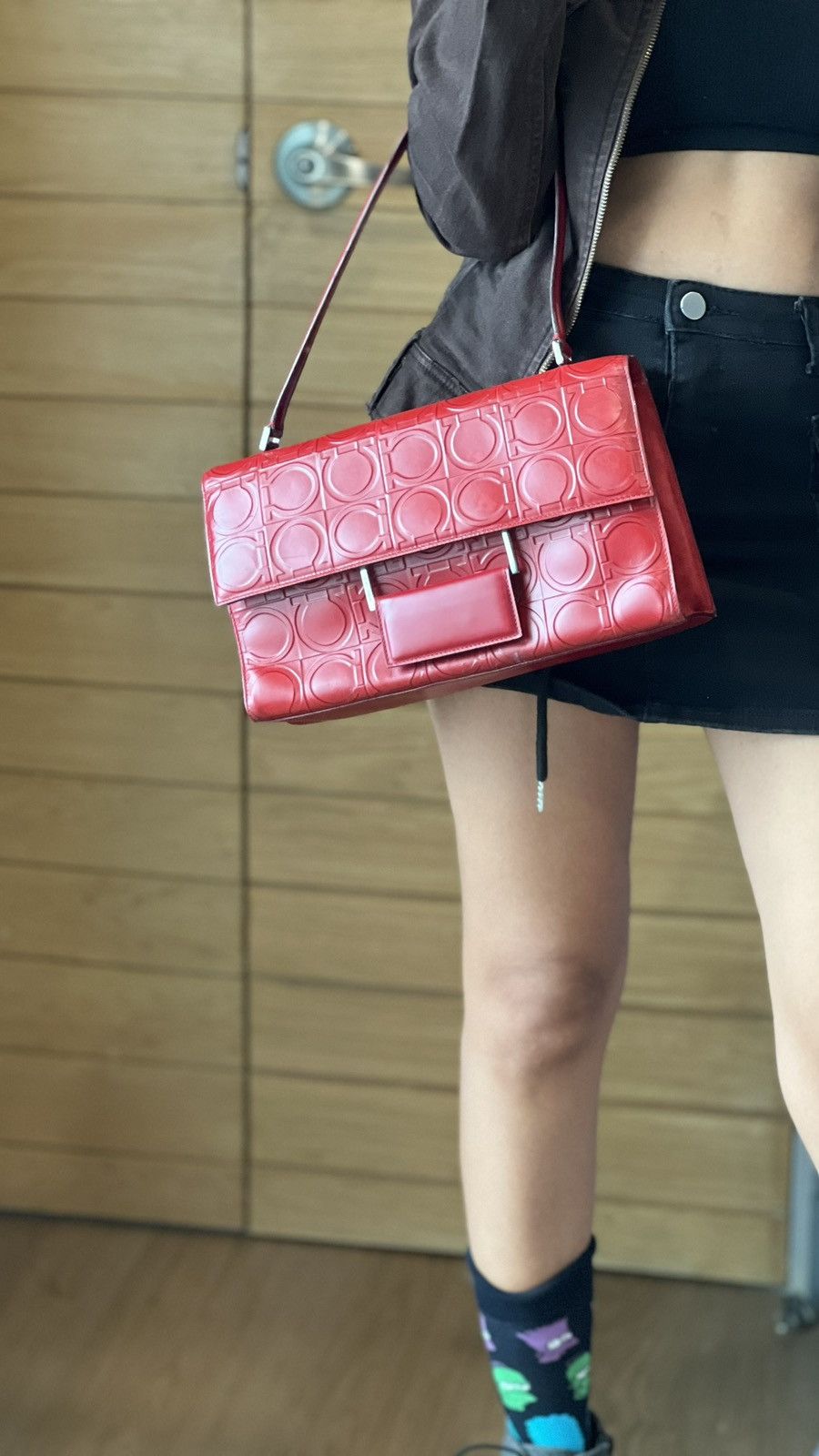 Salvatore Ferragamo Ferragamo Red Gancini Embossed Leather Shoulder Bag Size ONE SIZE - 20 Thumbnail