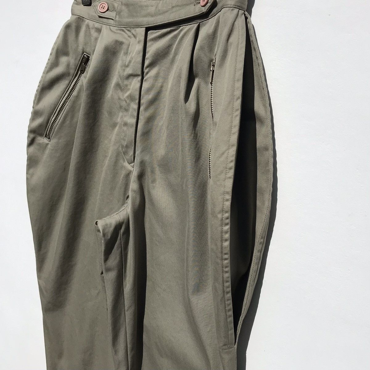 Issey Miyake × Japanese Brand × Vintage Vintage 80s Issey Miyake Gurkha Pants Issey Miyake Designers Size 24" / US 00 / IT 34 - 8 Thumbnail