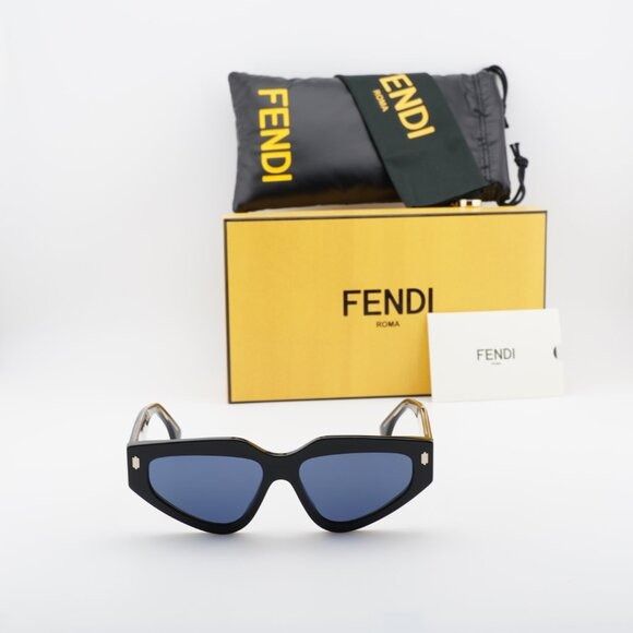 Fendi Fendi FE40163U 01V Sunglasses Shiny Black Cat Eye Frame Size ONE SIZE - 9 Thumbnail