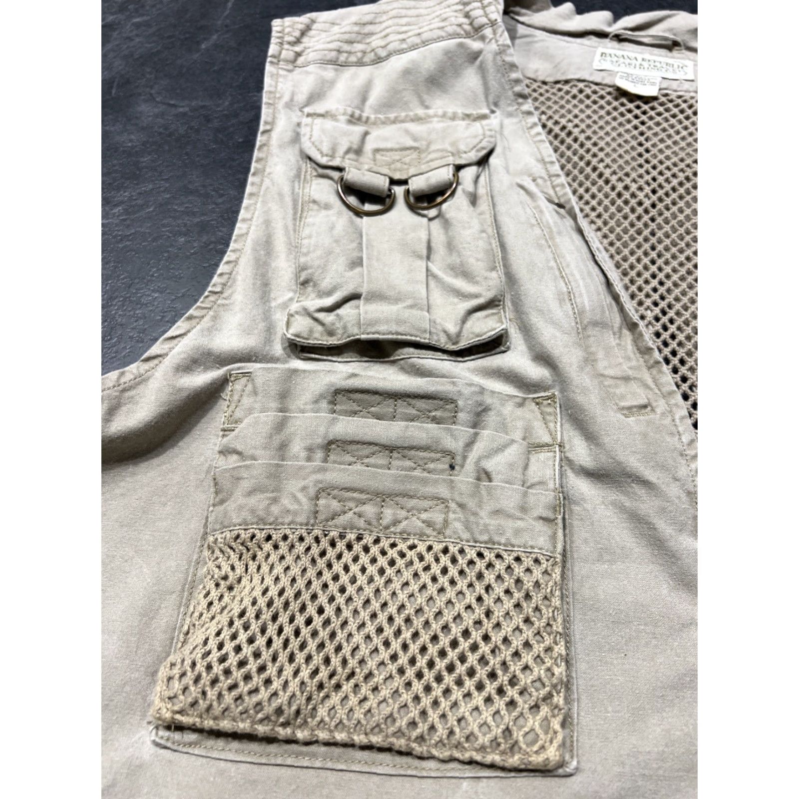 Banana Republic VINTAGE Banana Republic Vest Utility Safari Hunting Fishing Khaki Vest Mens L Beige Cotton Lining Fish Theme Size US L / EU 52-54 / 3 - 4 Thumbnail