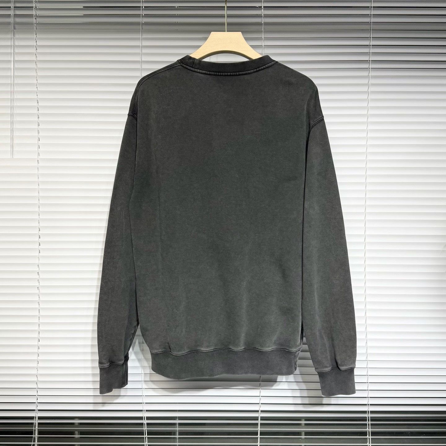 Gucci Gucci M Gray Embroidered Logo Sweatshirt Size US M / EU 48-50 / 2 - 2 Thumbnail