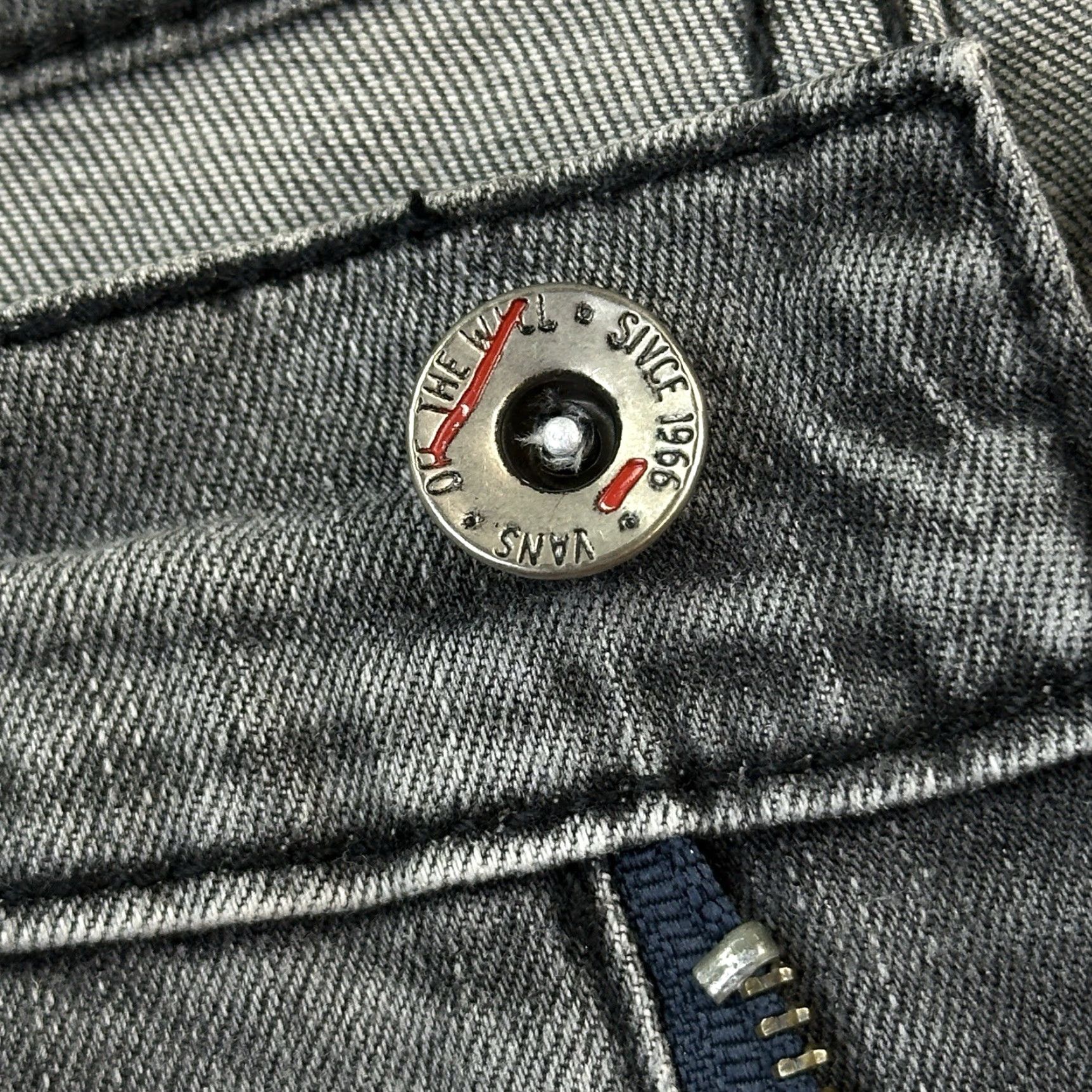 Vans Vans Jeans Mens 34x30 Charcoal Wash V66 Slim Straight Distressed Skate Casual Jeans Mens Slim 34x30 Gray Denim Distressed 5-Pocket USA VANS Size US 34 / EU 50 - 6 Thumbnail