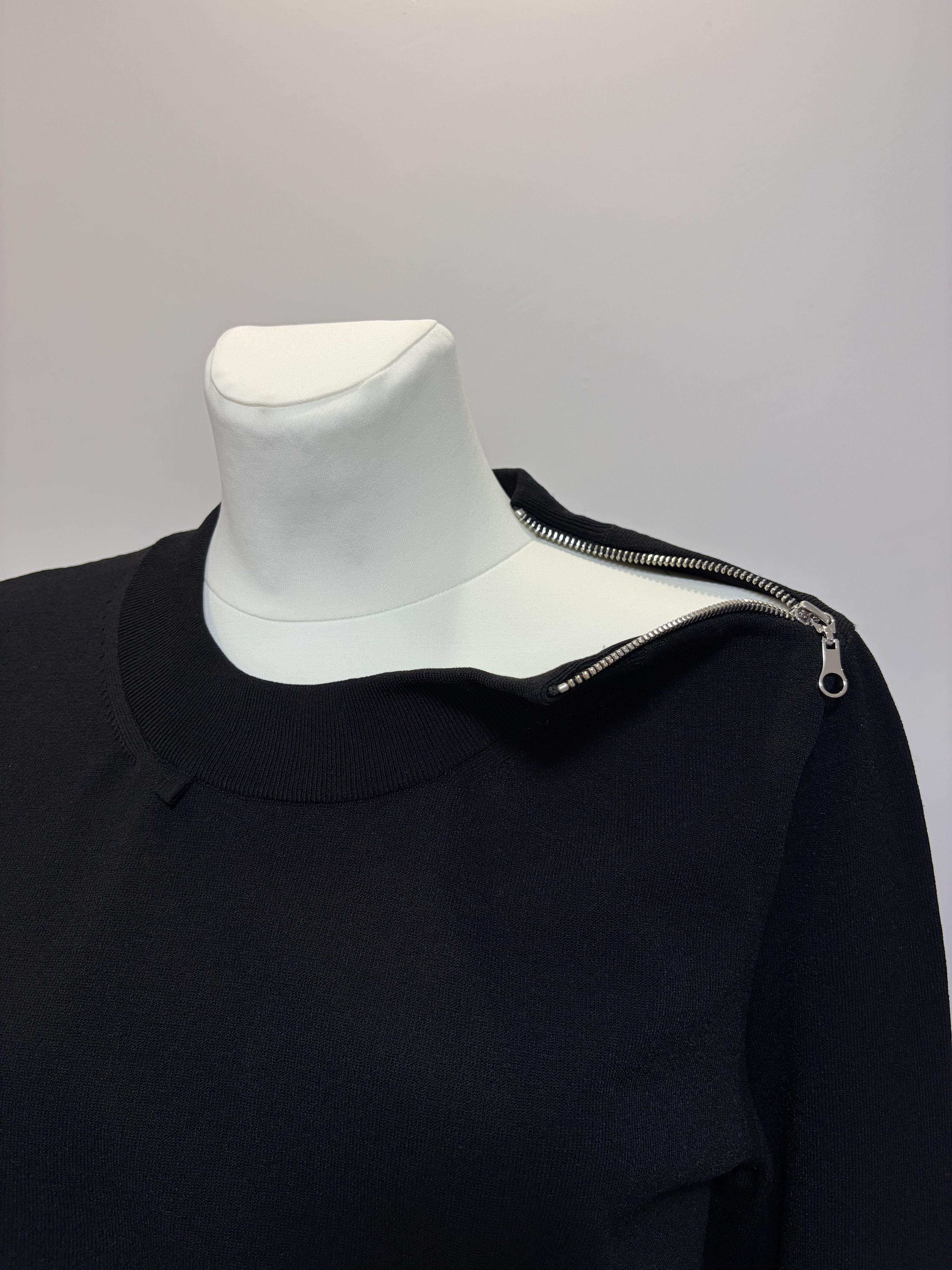 Louis Vuitton LOUIS VUITTON Uniforms Sweater Viscose Zipper Detail Knit Size XL / US 12-14 / IT 48-50 - 7 Thumbnail