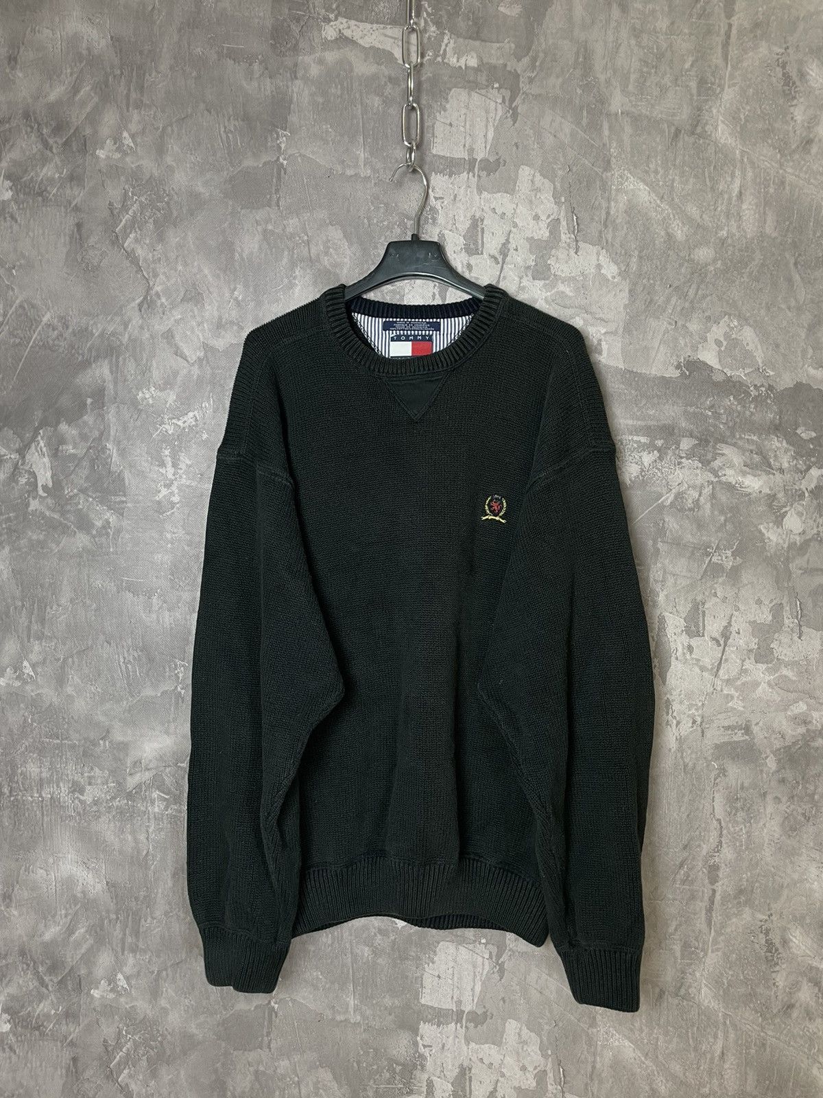 Tommy Hilfiger × Vintage Tommy Hilfiger Knit Sweater Big Logo Drill Y2K Style Size US L / EU 52-54 / 3 - 1 Thumbnail
