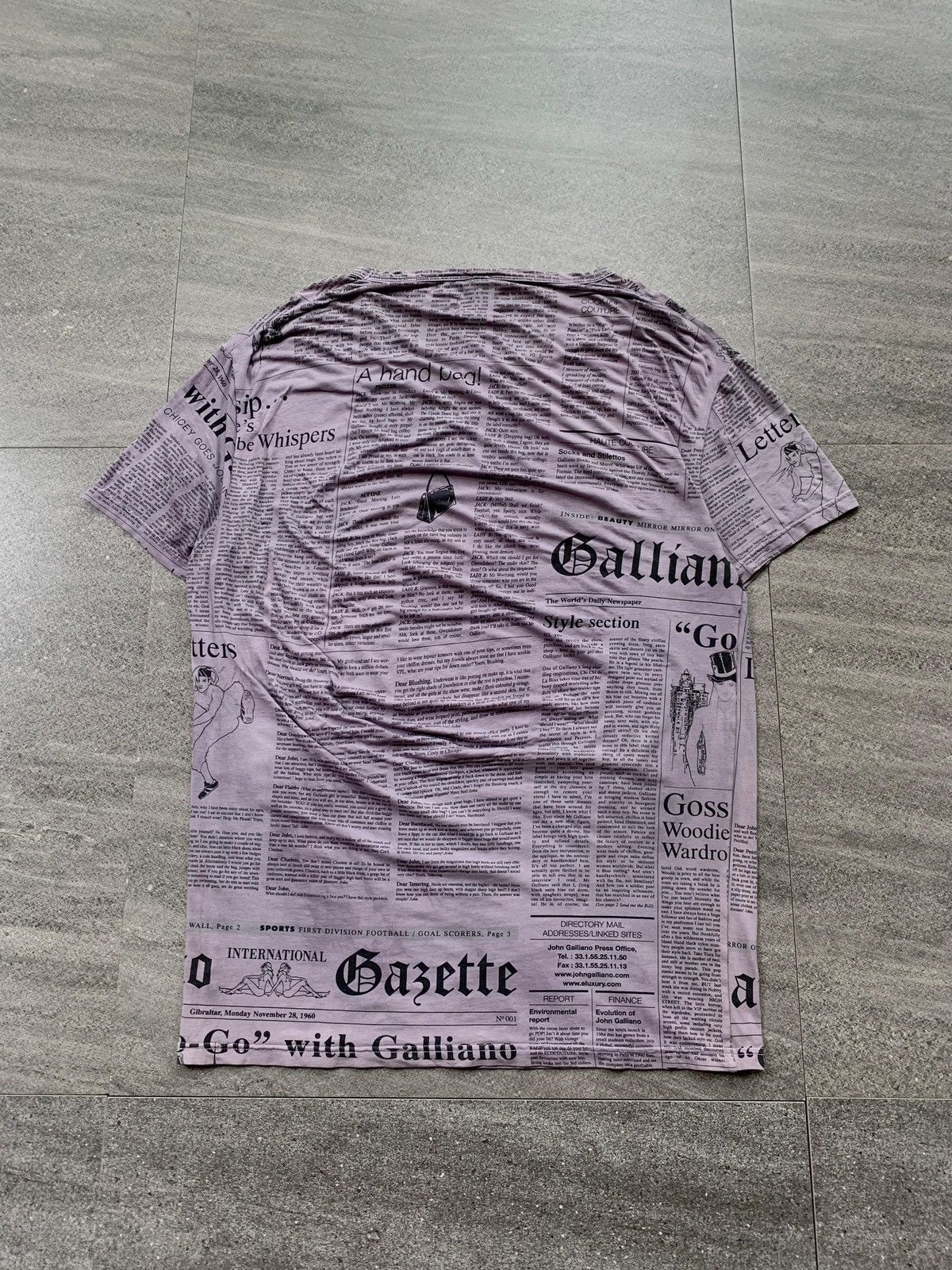 John Galliano 2000s Gazzete Newspaper tee Size US L / EU 52-54 / 3 - 4 Thumbnail