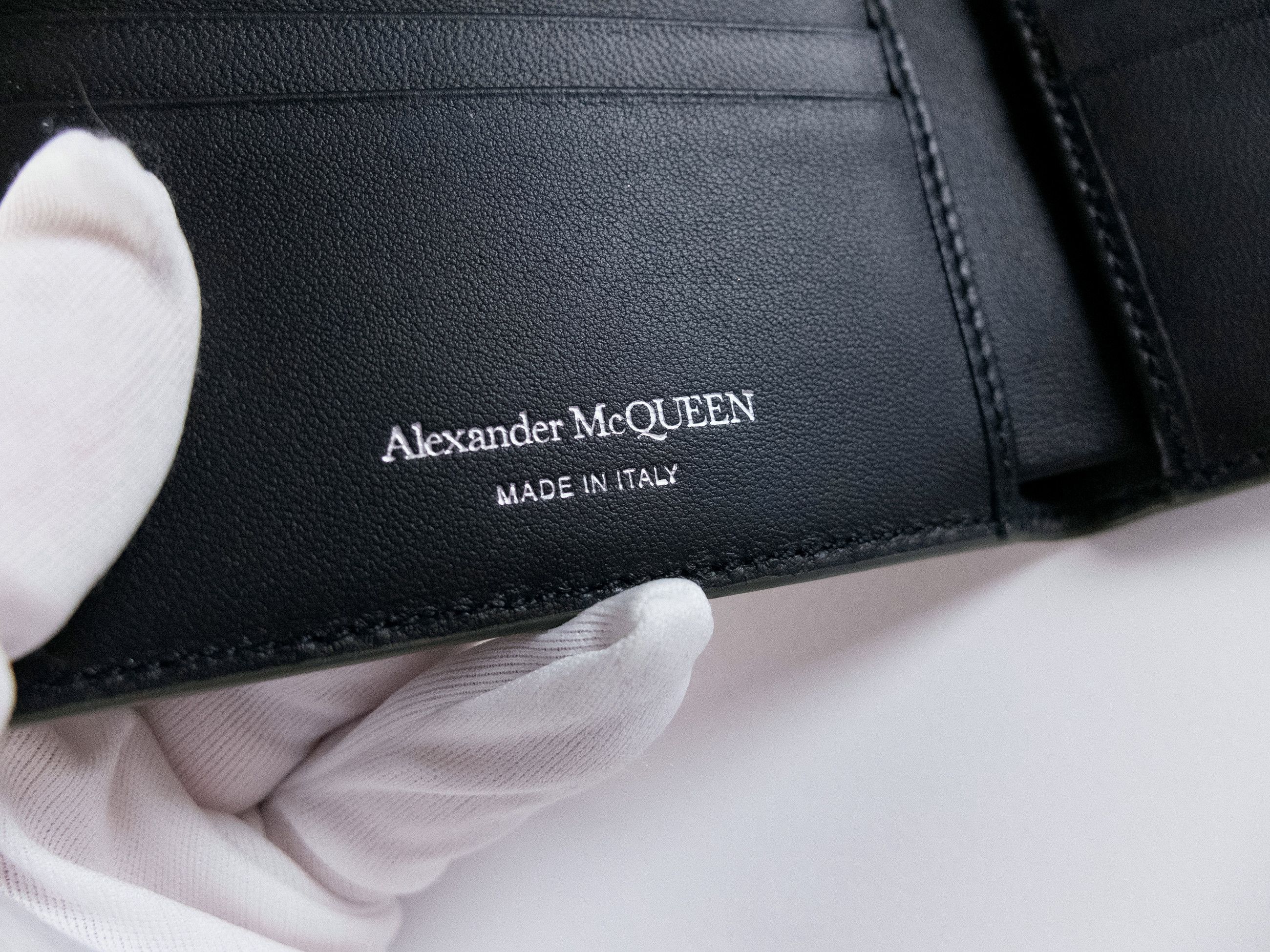 Alexander McQueen ALEXANDER MCQUEEN khaki green abstract logo leather wallet q Size ONE SIZE - 5 Thumbnail