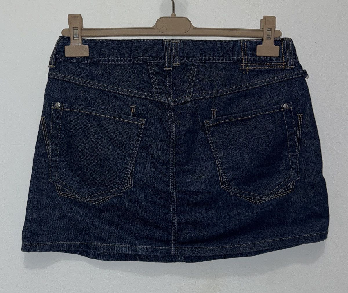 Marithe + Francois Girbaud Marithe & Francois Girbaud Mini Skirt Size 28" / US 6 / IT 42 - 2 Thumbnail