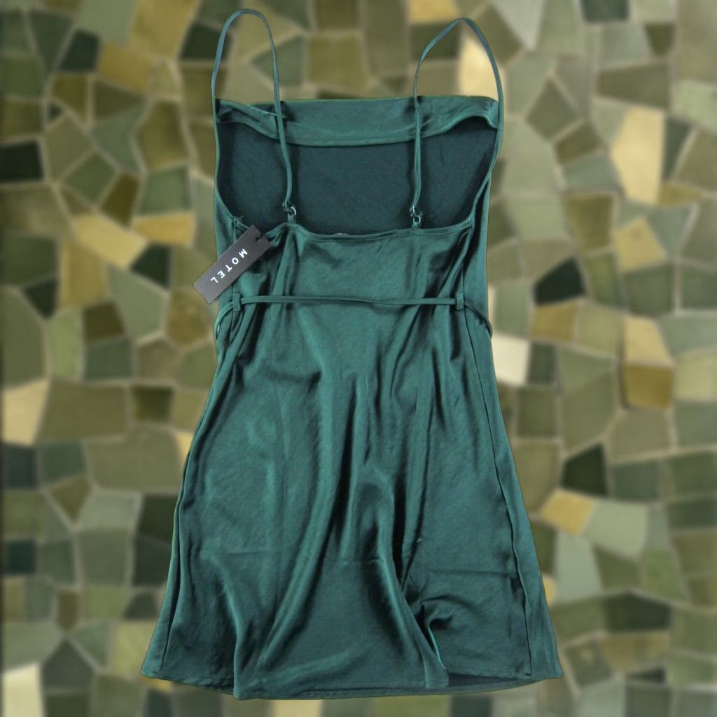 Vintage NWT Motel Paiva Forest Green Satin Party Cocktail Tank Slip Mini Dress XS Shirt Women Satin Tank Dress XS Forest Green Motel Size XS / US 0-2 / IT 36-38 - 1 Thumbnail